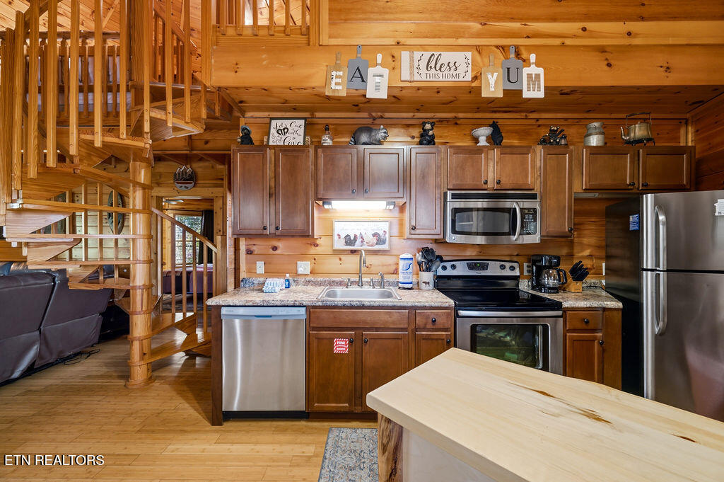 1086 Towering Oaks Drive Sevierville TN 37876
