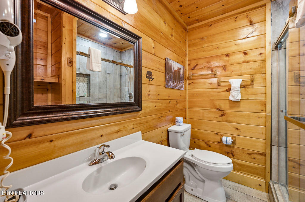 1086 Towering Oaks Drive Sevierville TN 37876