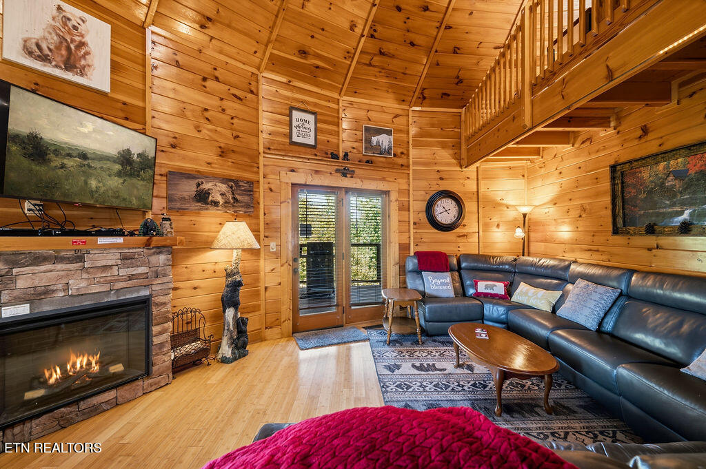 1086 Towering Oaks Drive Sevierville TN 37876