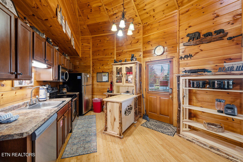 1086 Towering Oaks Drive Sevierville TN 37876
