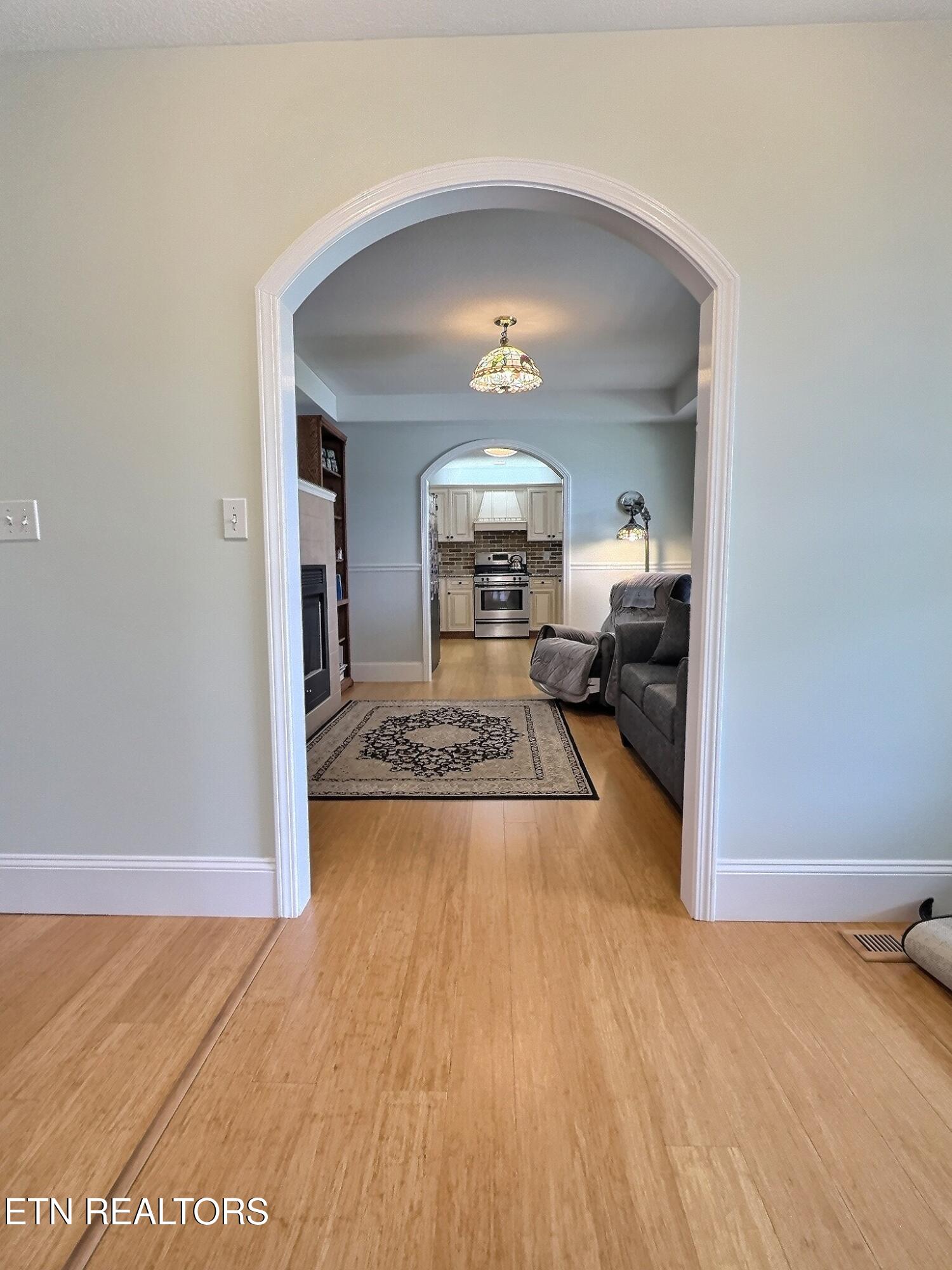 430 Bluff Trace Jacksboro TN 37757