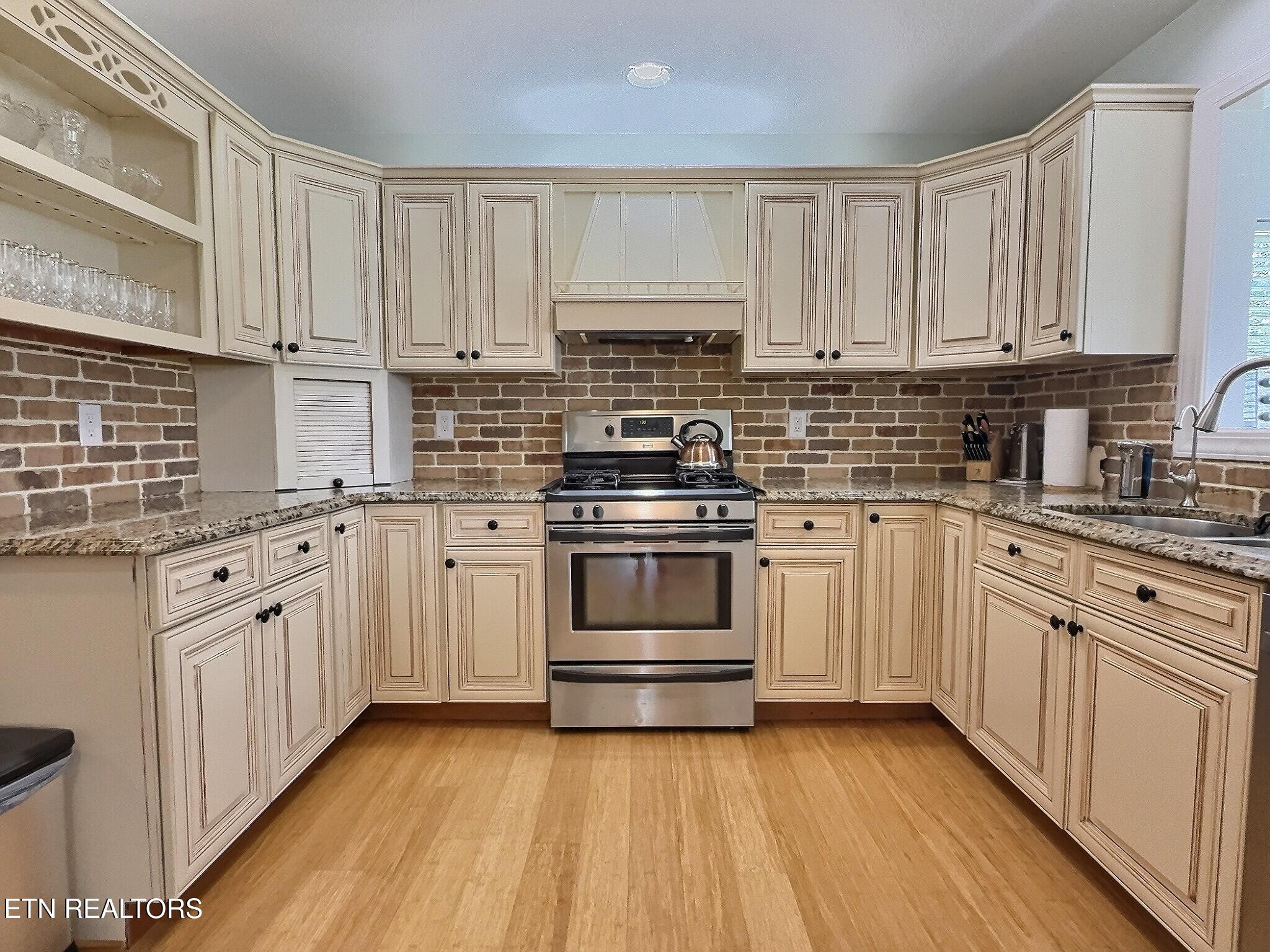430 Bluff Trace Jacksboro TN 37757