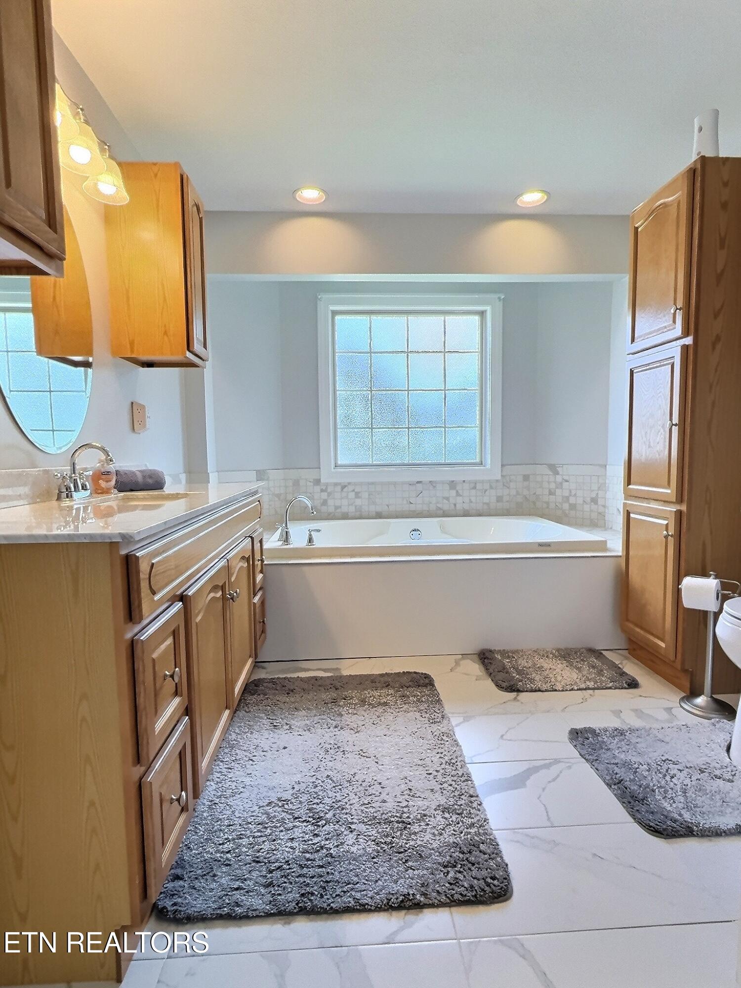 430 Bluff Trace Jacksboro TN 37757