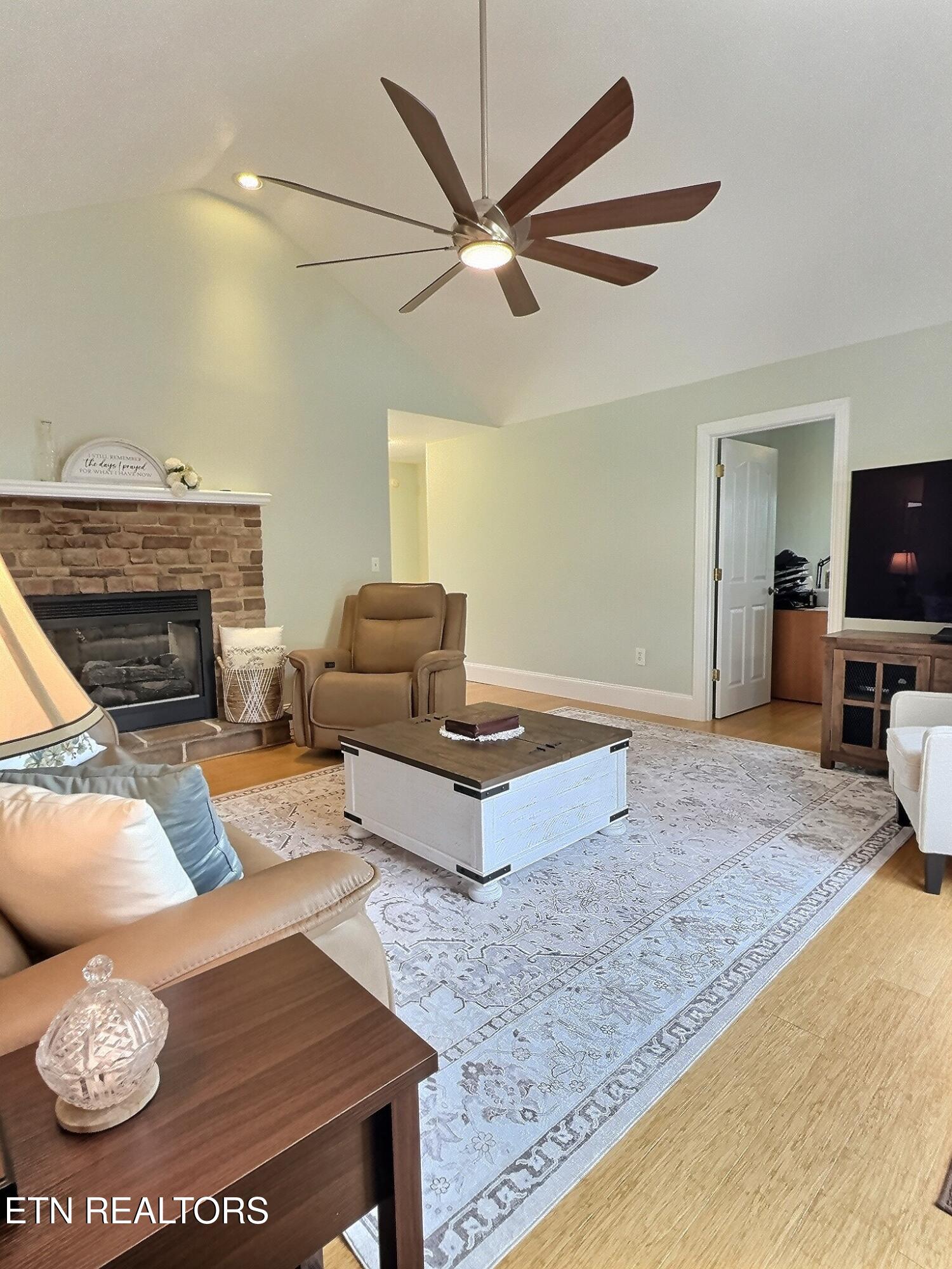 430 Bluff Trace Jacksboro TN 37757
