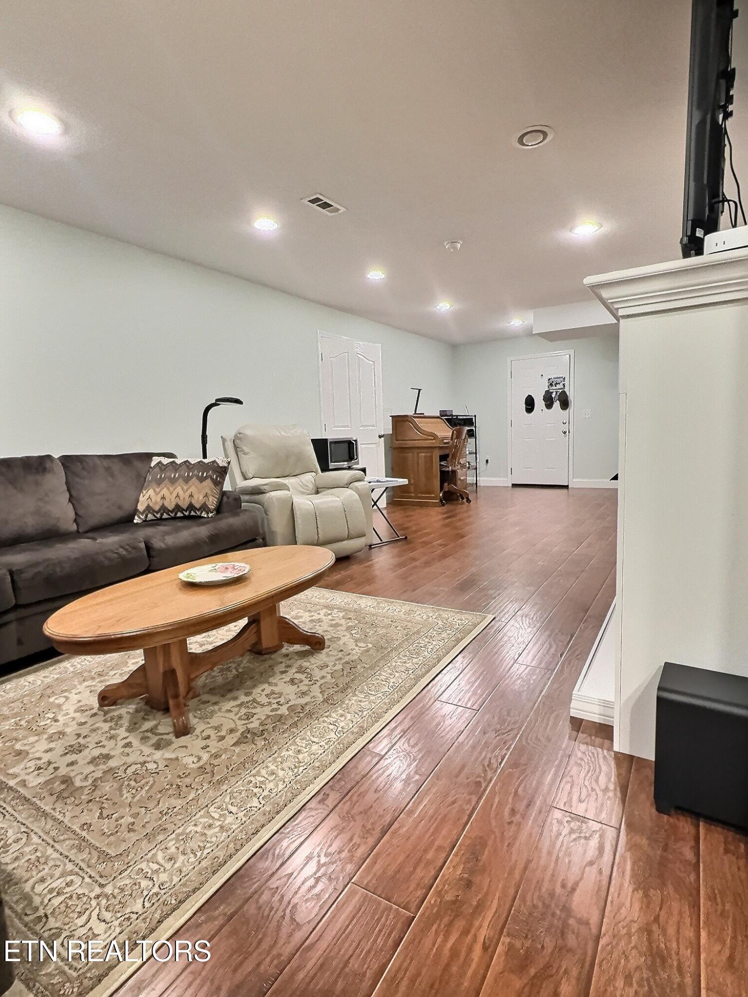 430 Bluff Trace Jacksboro TN 37757