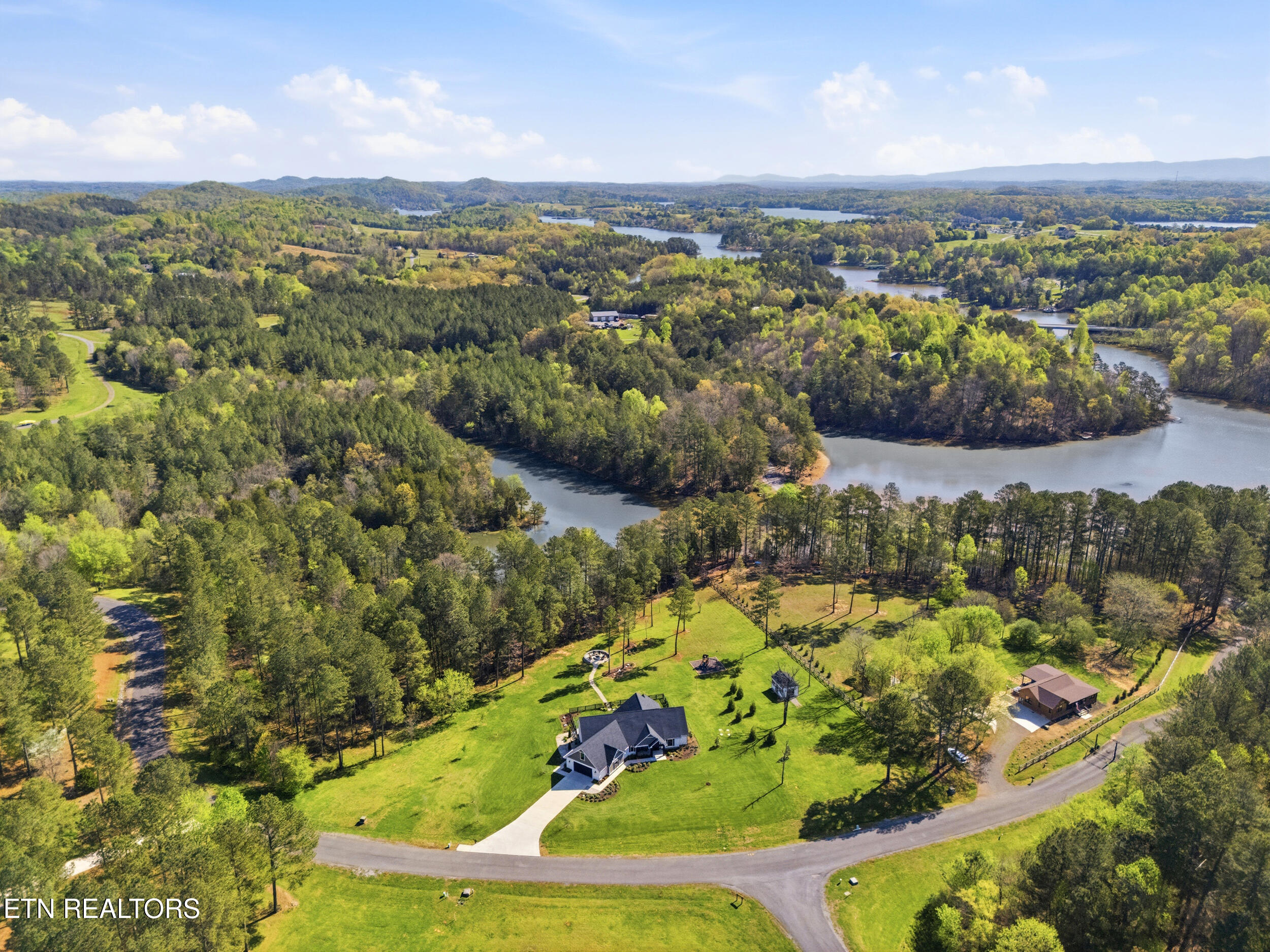 136 Wilderness Drive Vonore TN 37885
