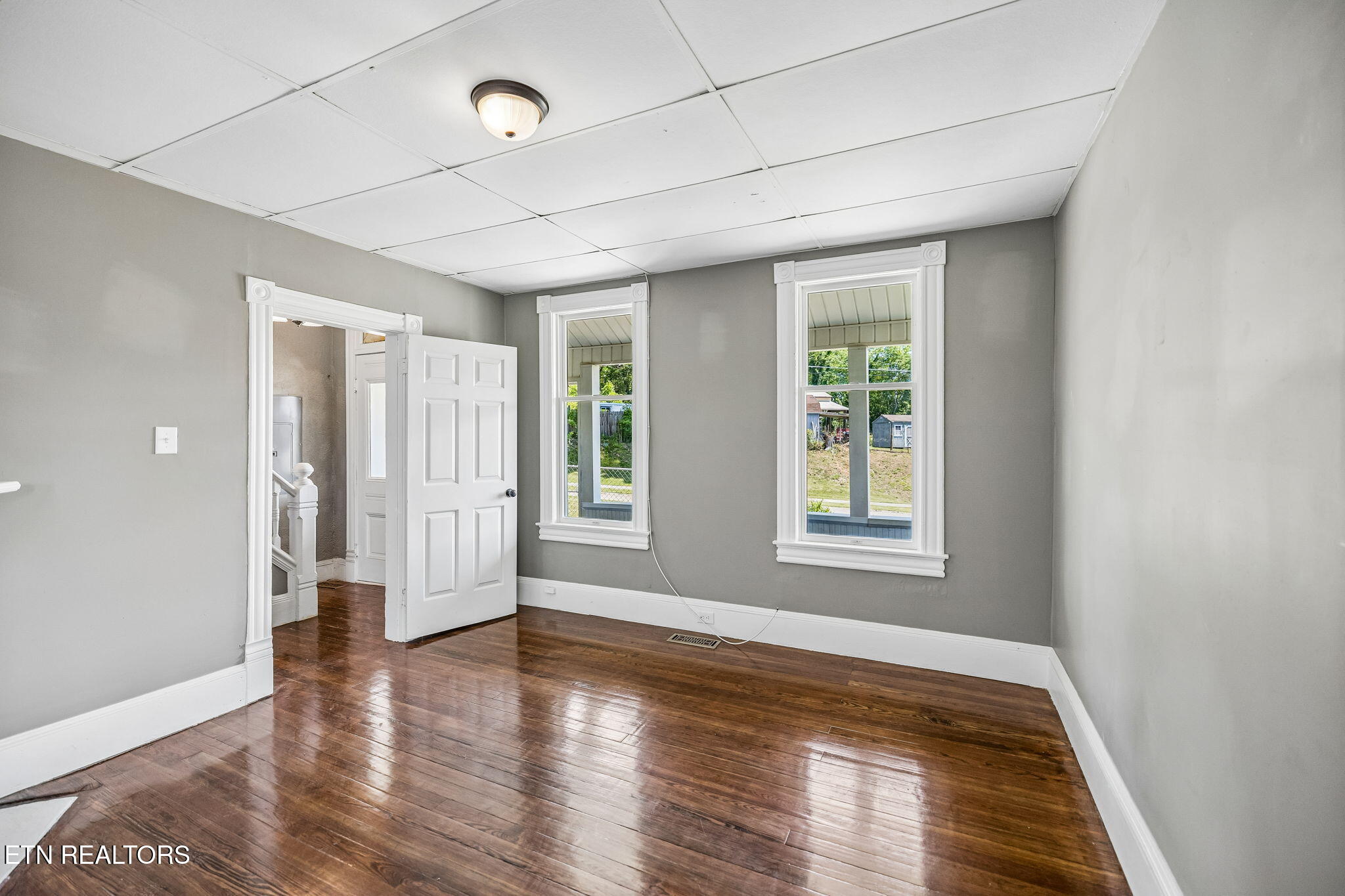 902 Queen Avenue Harriman TN 37748