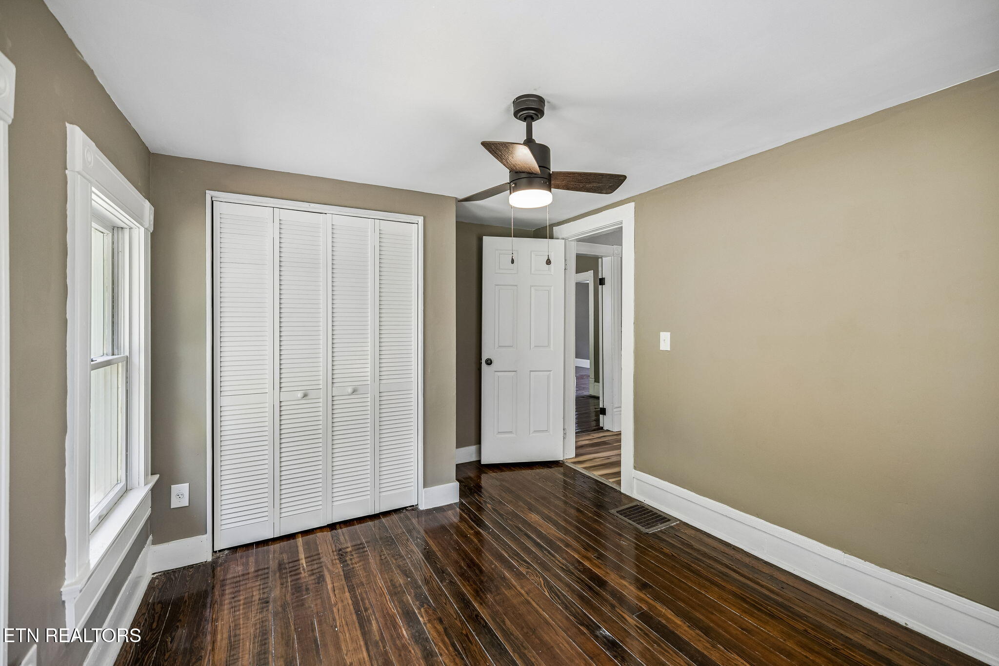 902 Queen Avenue Harriman TN 37748