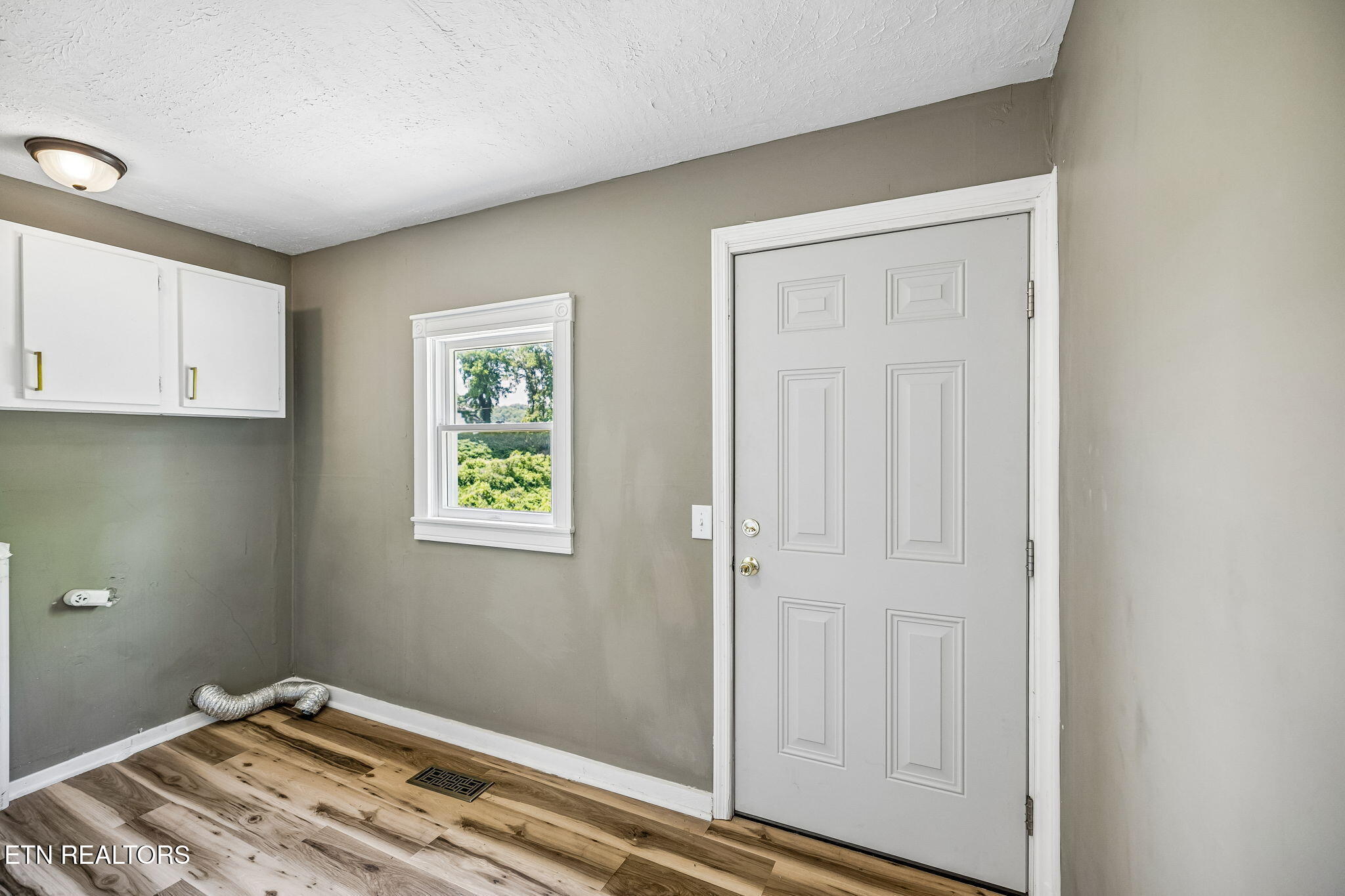 902 Queen Avenue Harriman TN 37748