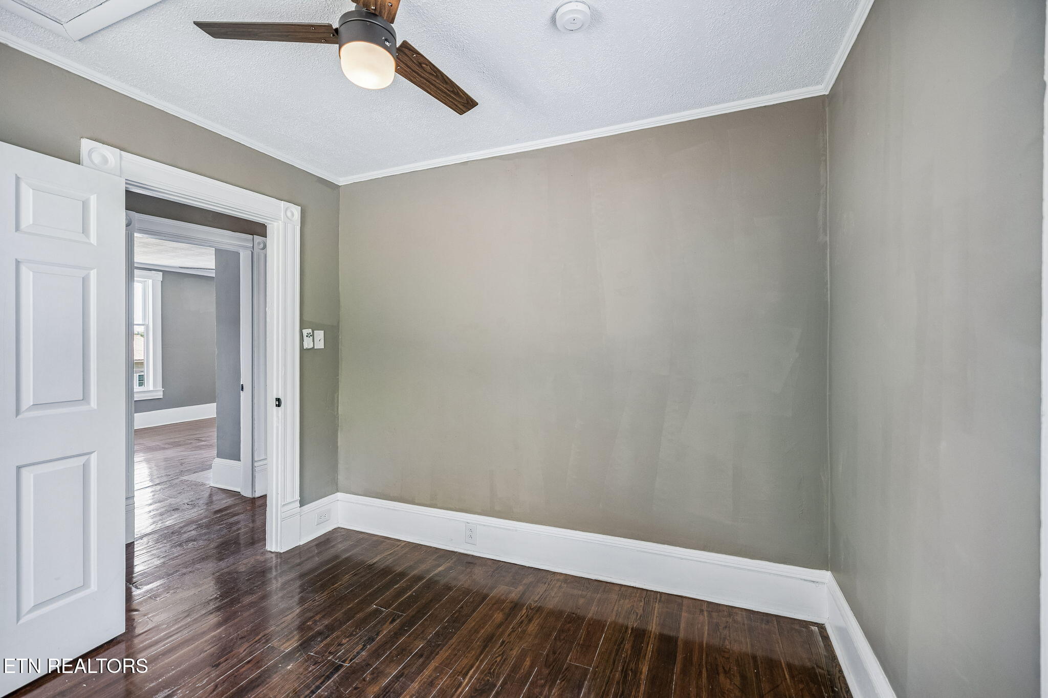 902 Queen Avenue Harriman TN 37748