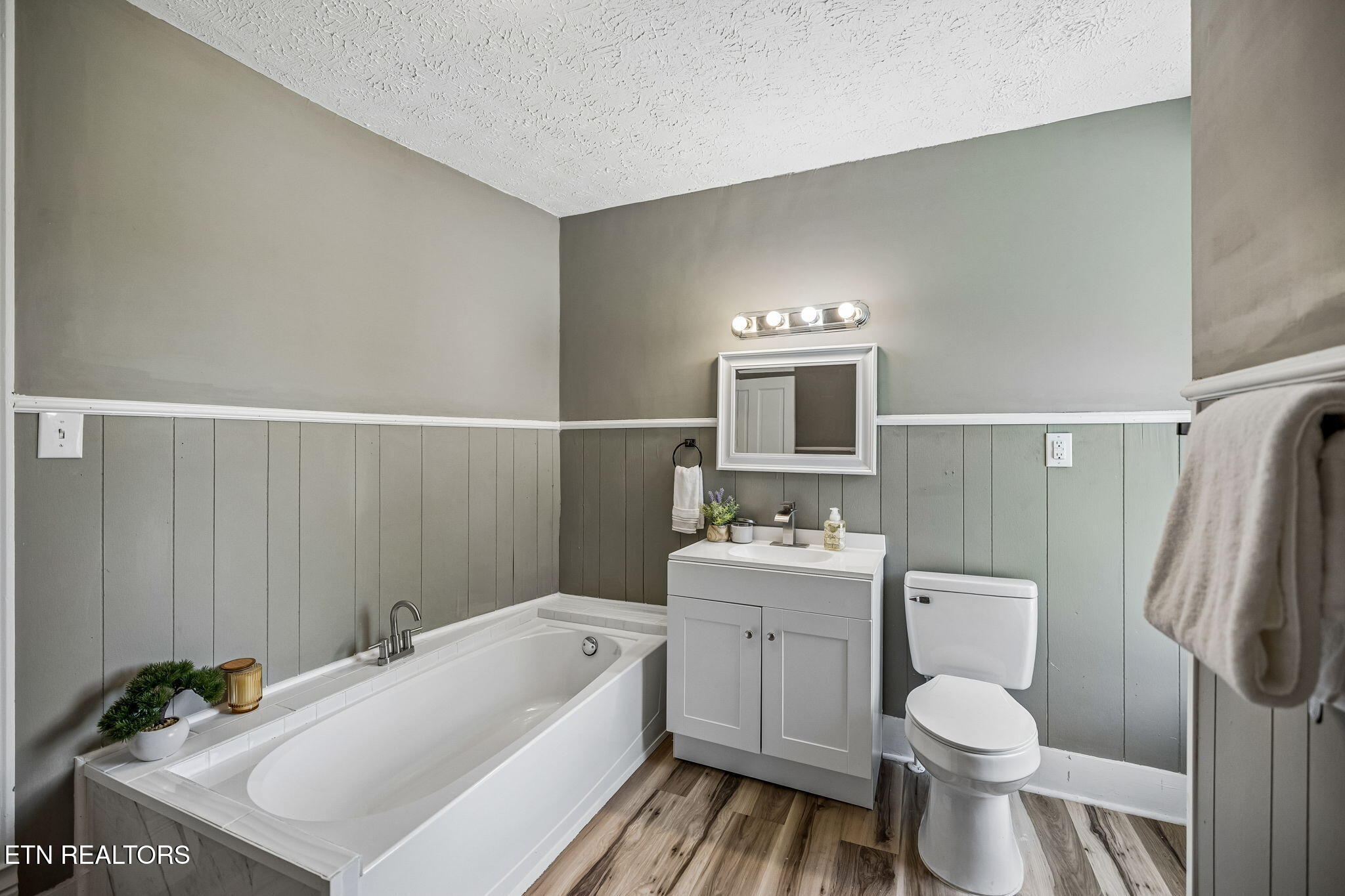902 Queen Avenue Harriman TN 37748