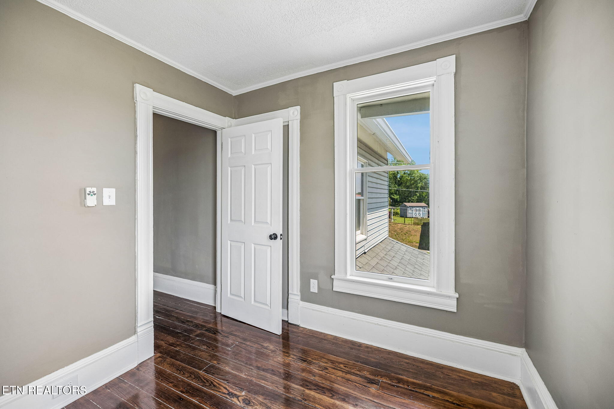 902 Queen Avenue Harriman TN 37748