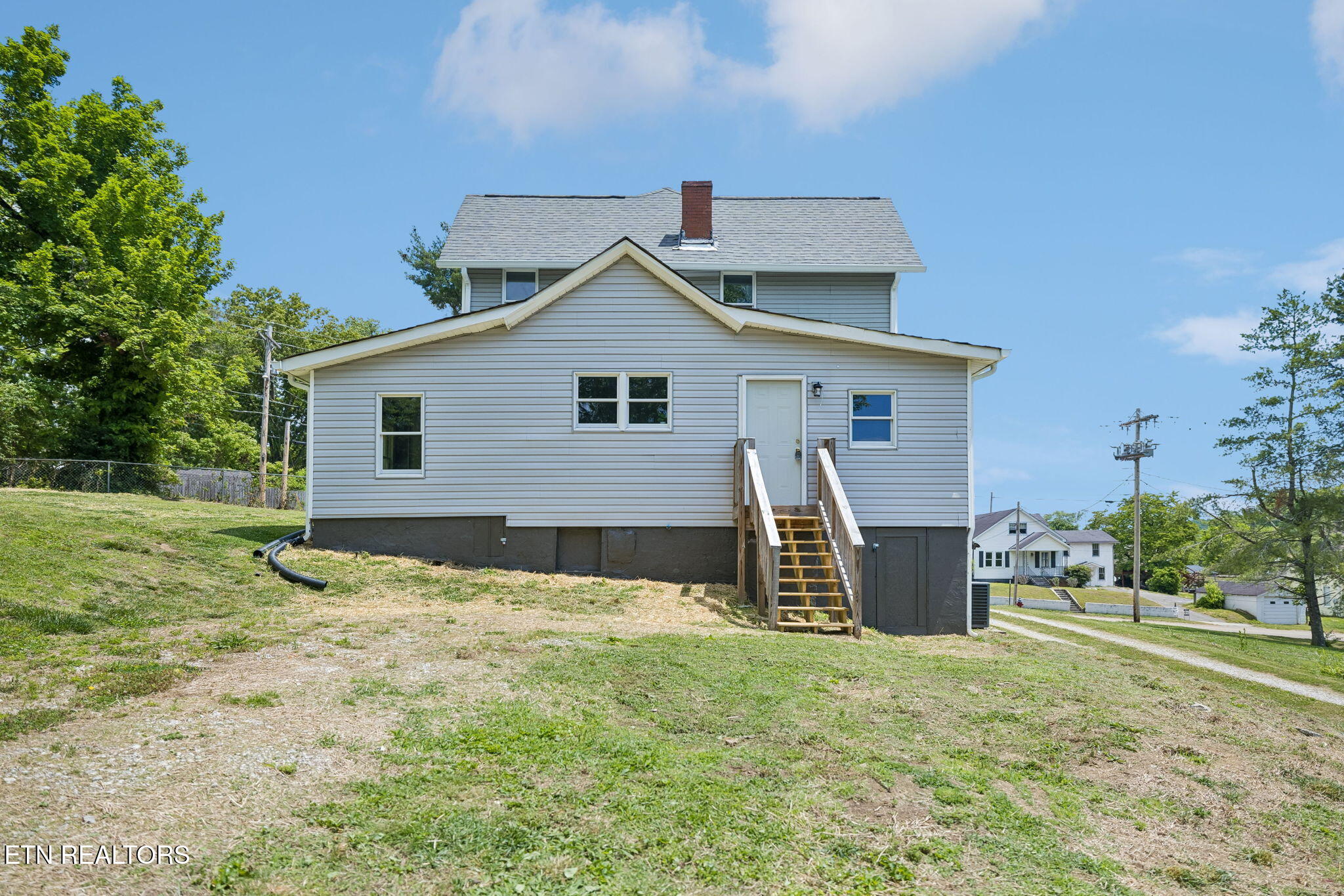 902 Queen Avenue Harriman TN 37748