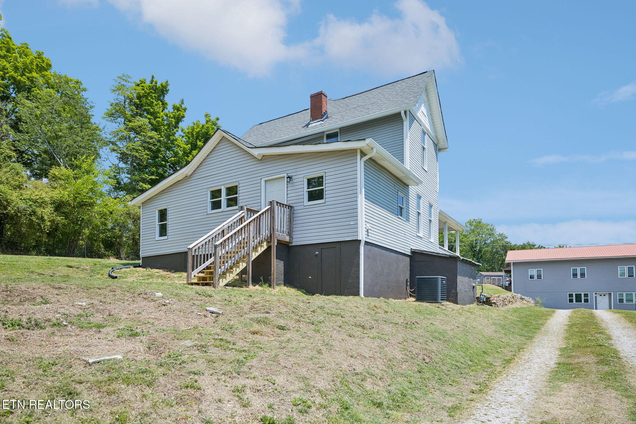 902 Queen Avenue Harriman TN 37748