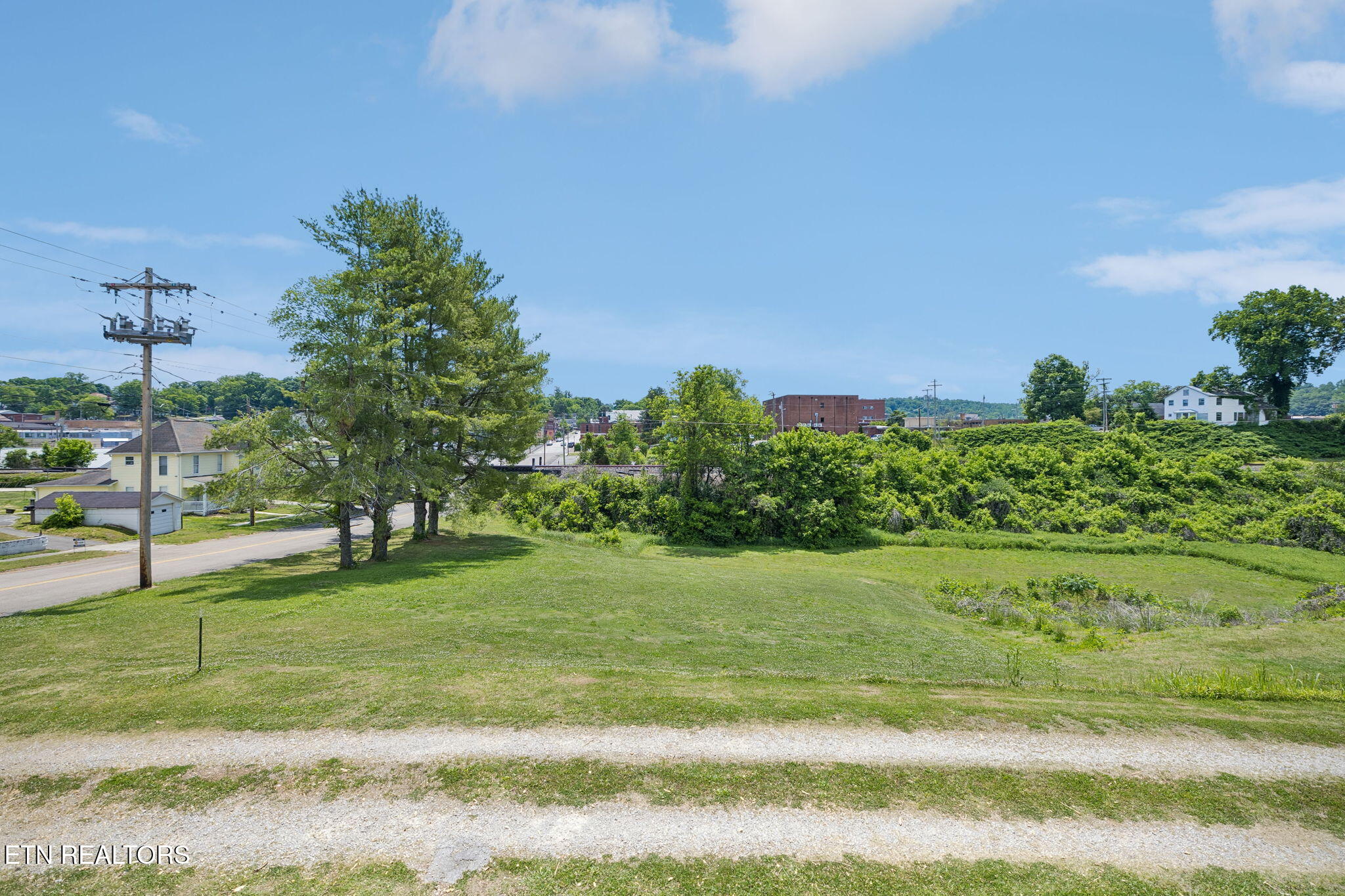 902 Queen Avenue Harriman TN 37748