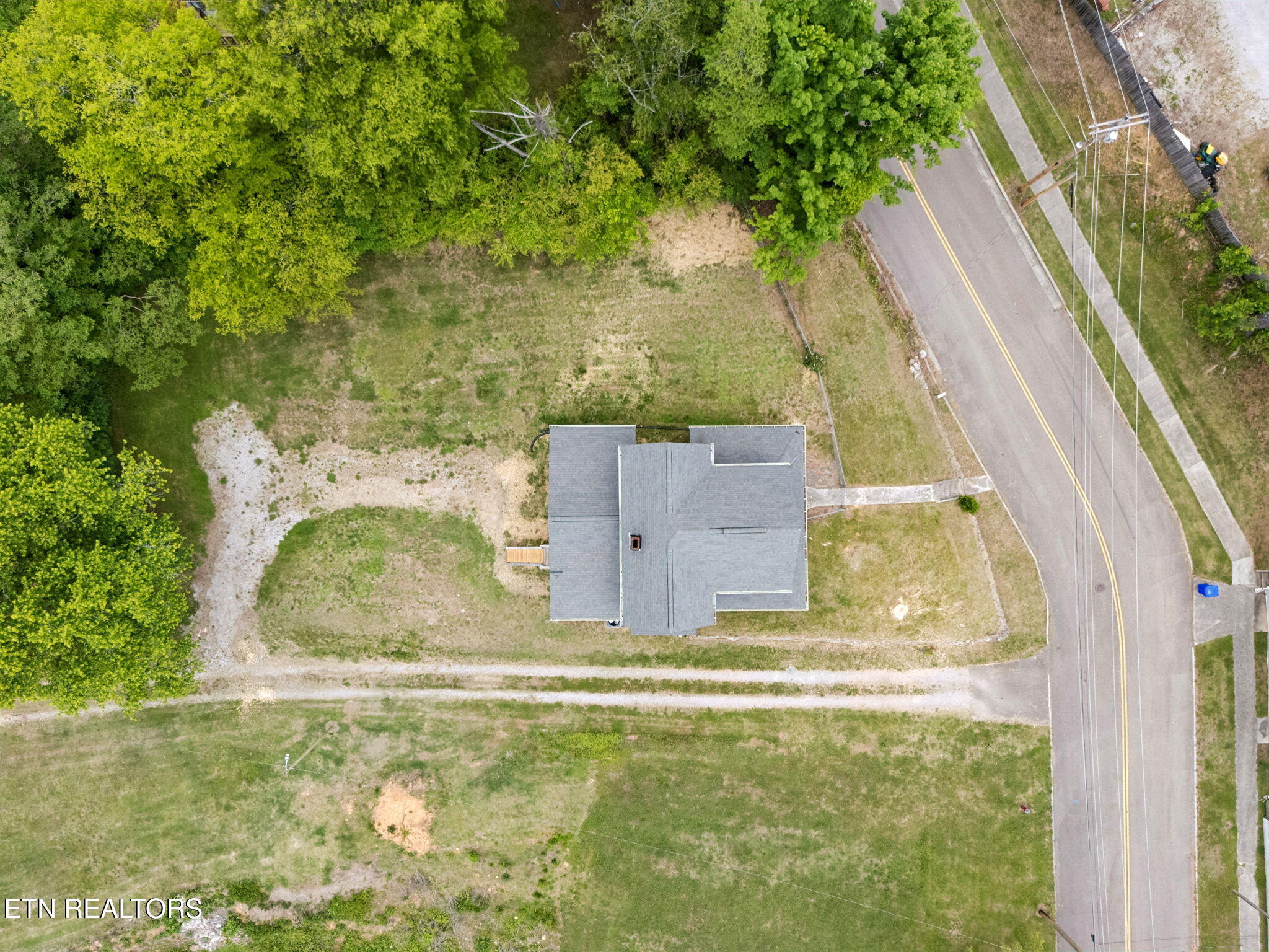 902 Queen Avenue Harriman TN 37748