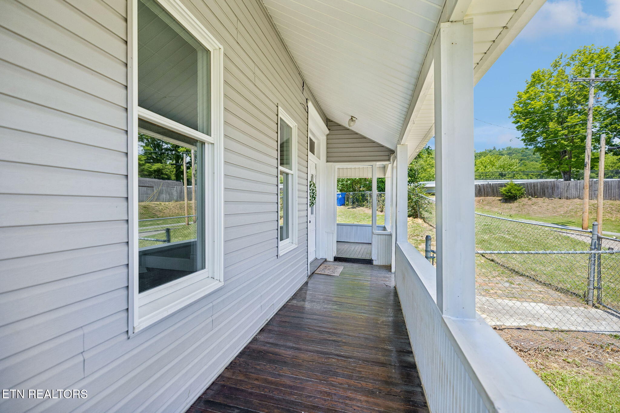 902 Queen Avenue Harriman TN 37748