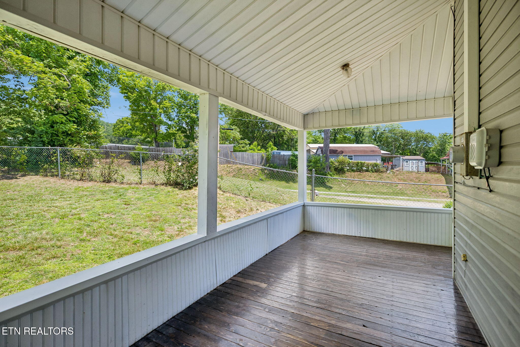902 Queen Avenue Harriman TN 37748