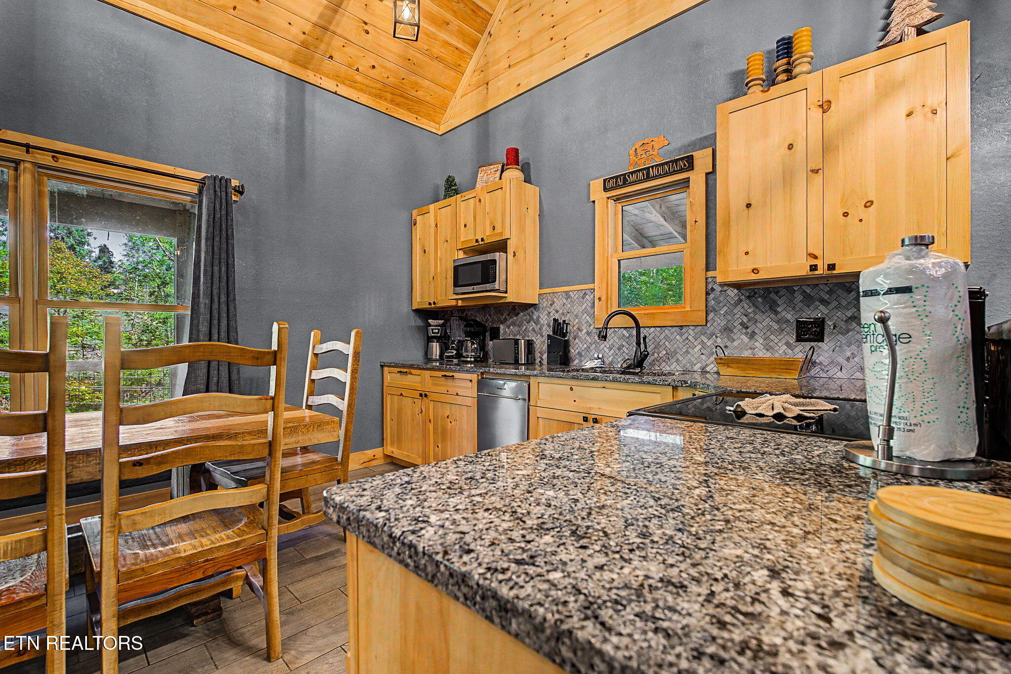 2485&2489 Waldens Creek Road Sevierville TN 37862