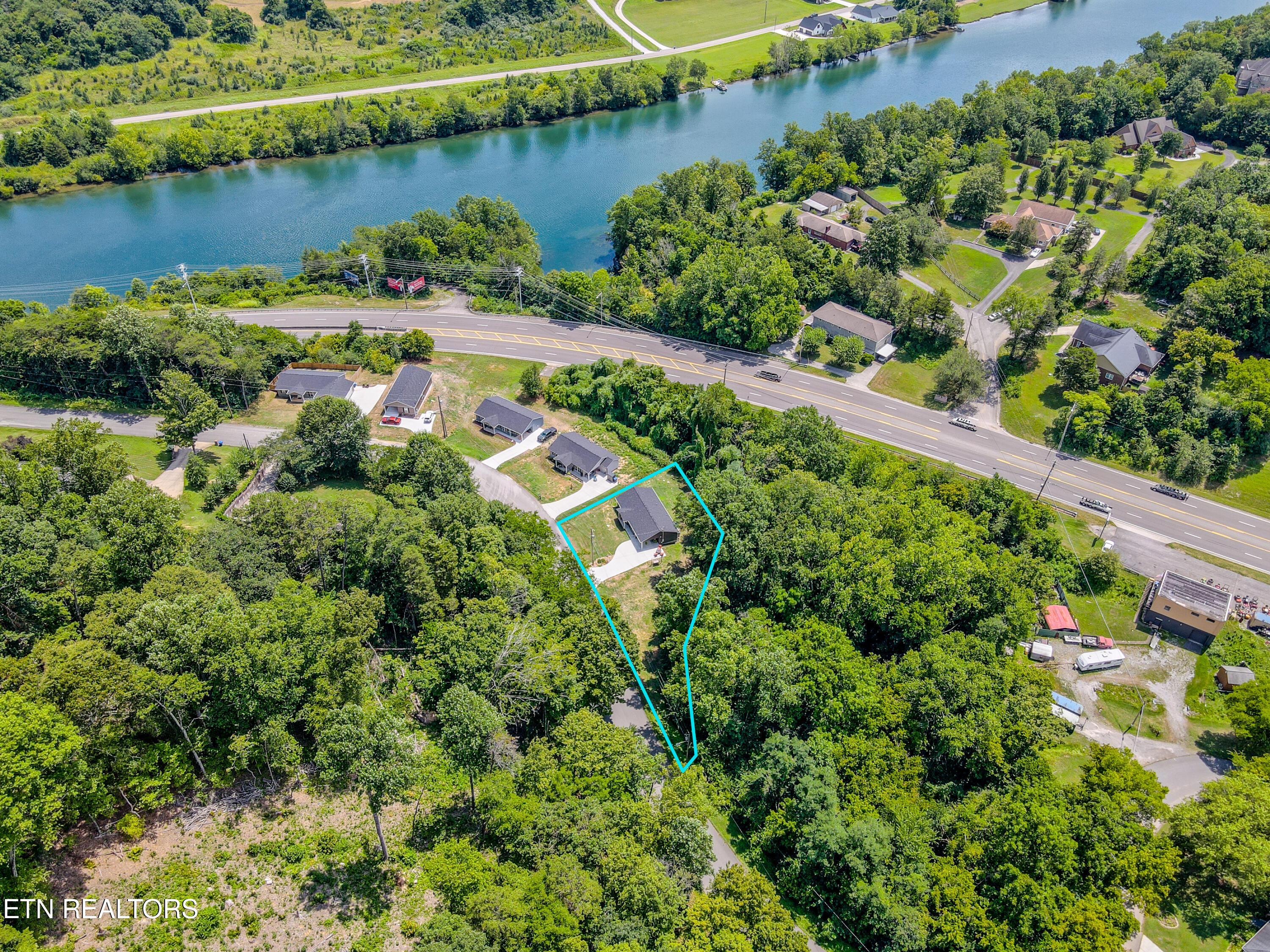 105 Wealdwood Drive Clinton TN 37716