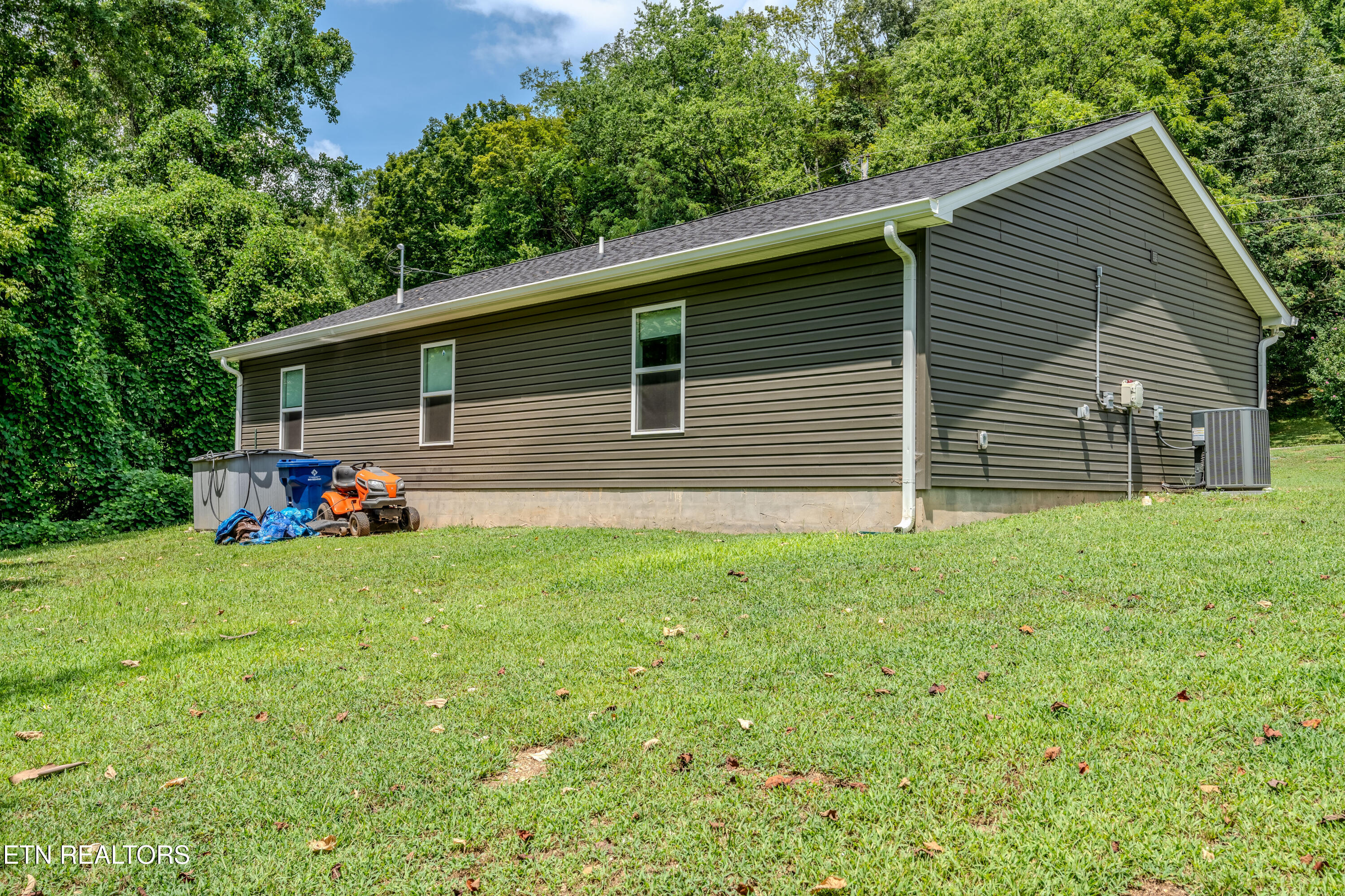 105 Wealdwood Drive Clinton TN 37716