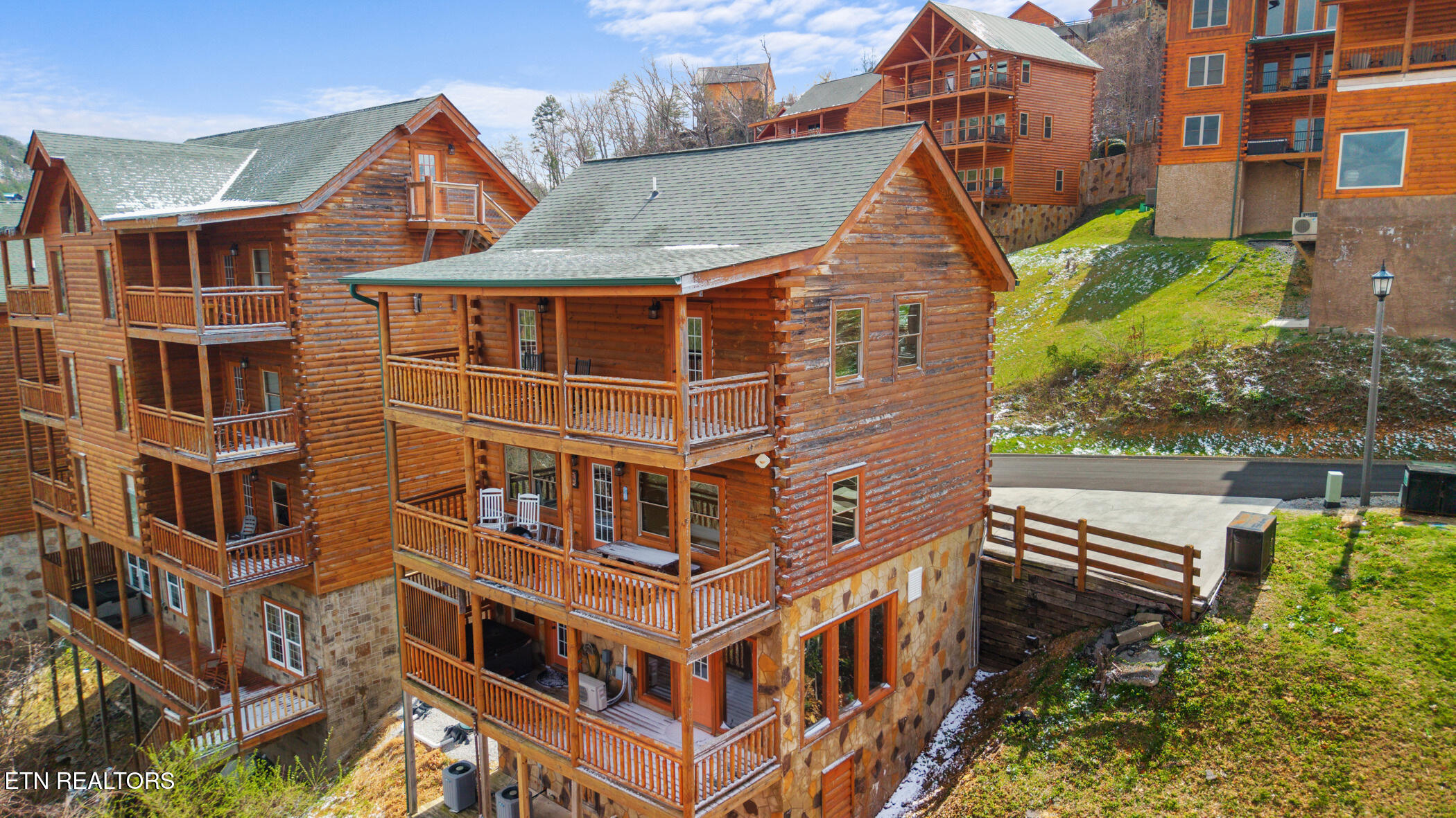 1244 Bird Nest Way Sevierville TN 37862