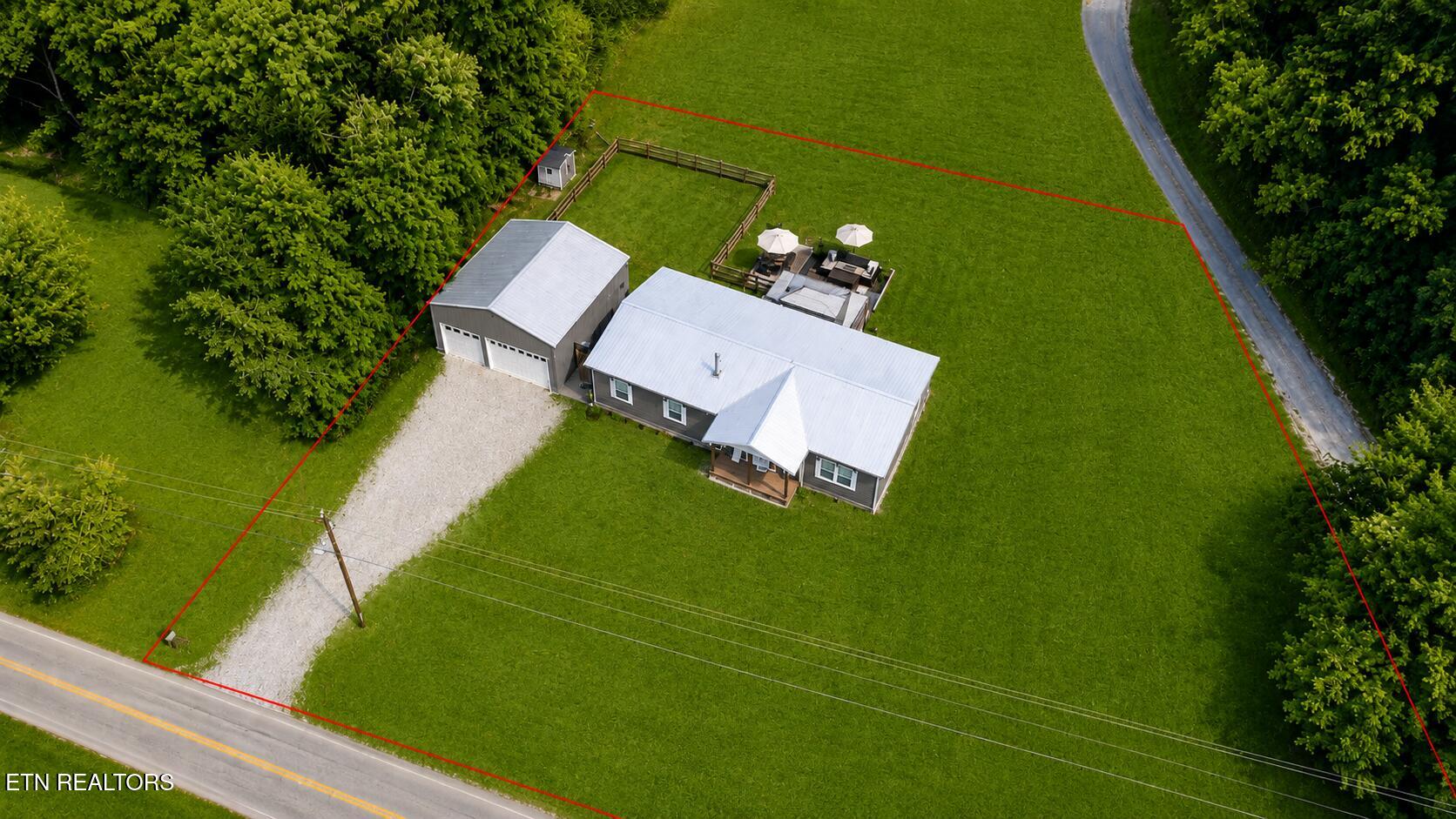 250 Cedar Crest Lane Friendsville TN 37737