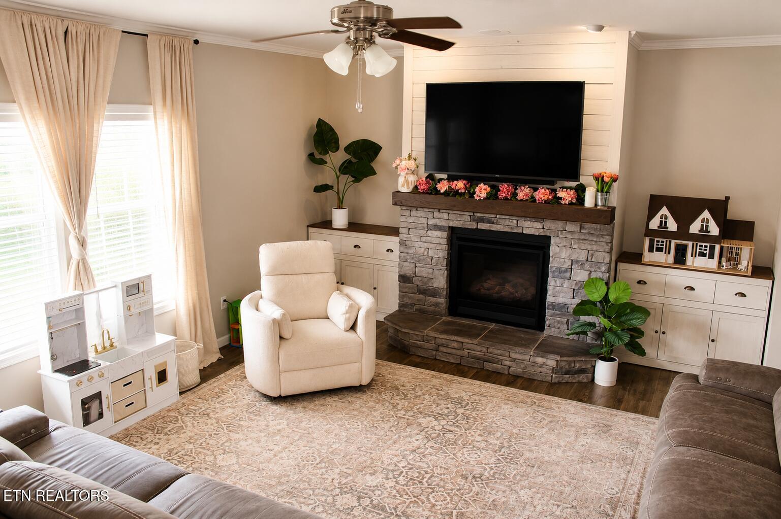 250 Cedar Crest Lane Friendsville TN 37737