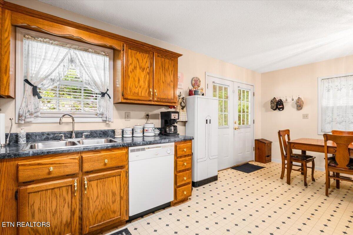 169 Bibee Lane Caryville TN 37714