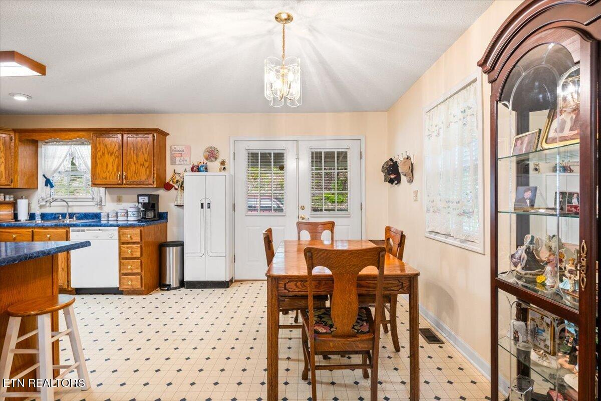 169 Bibee Lane Caryville TN 37714