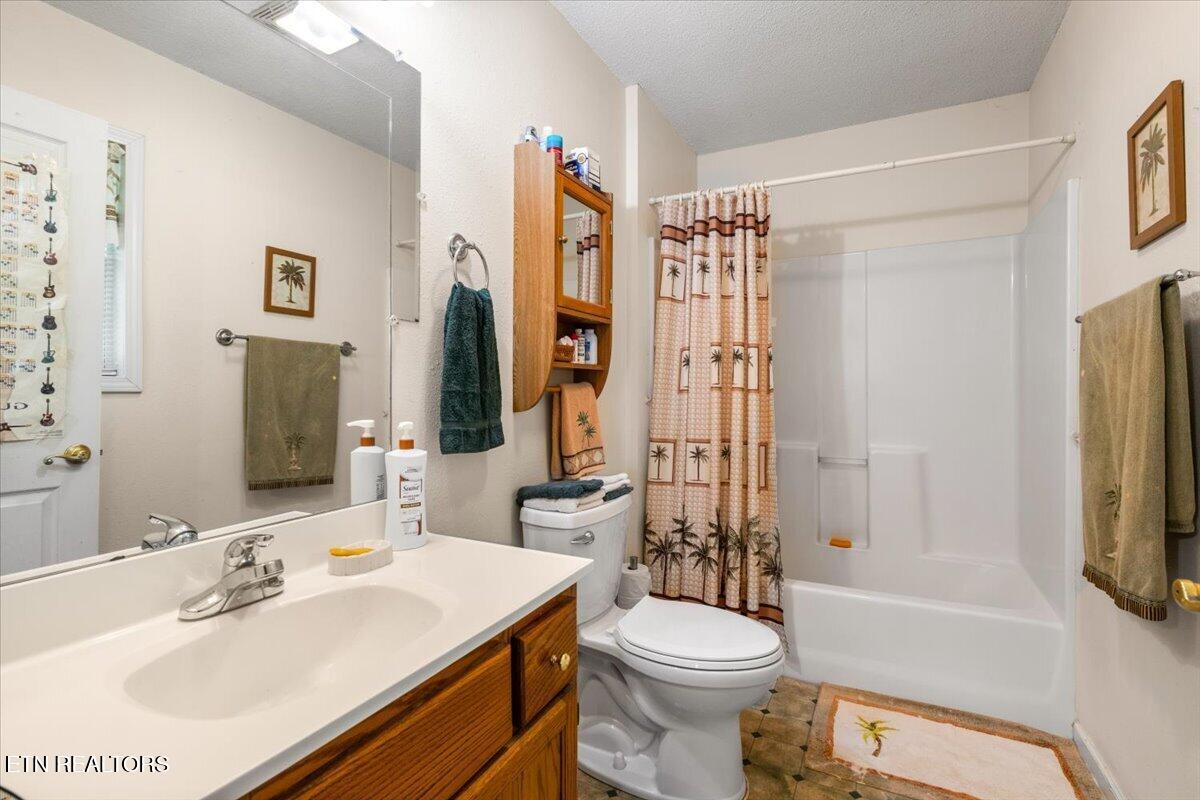 169 Bibee Lane Caryville TN 37714