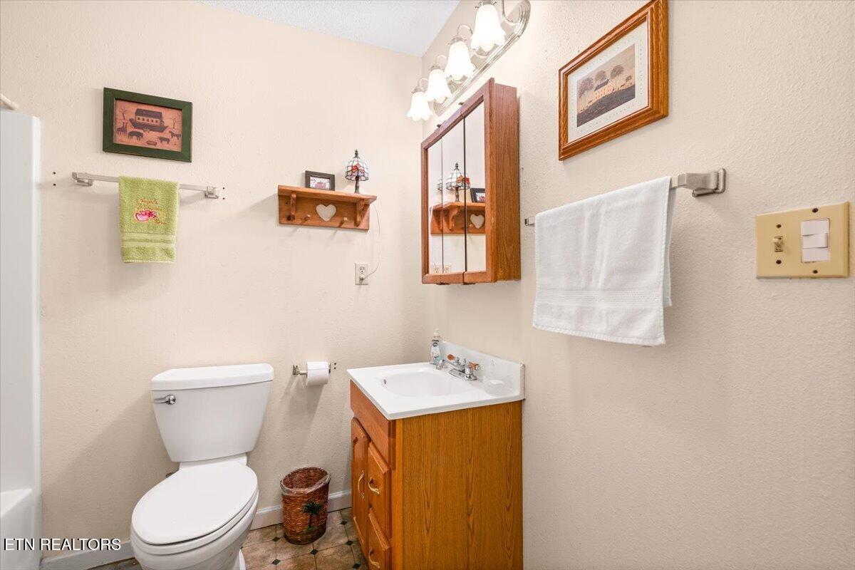 169 Bibee Lane Caryville TN 37714
