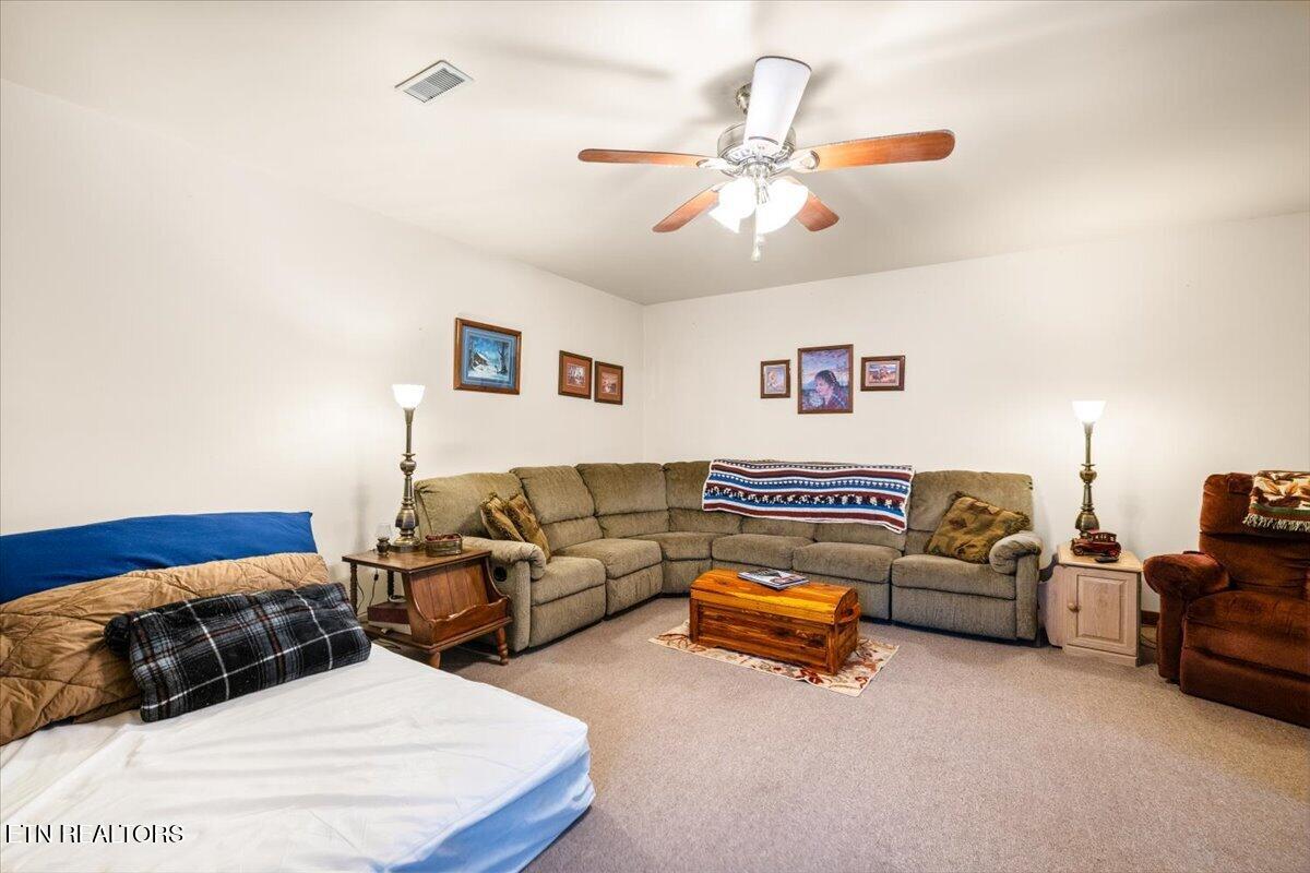 169 Bibee Lane Caryville TN 37714