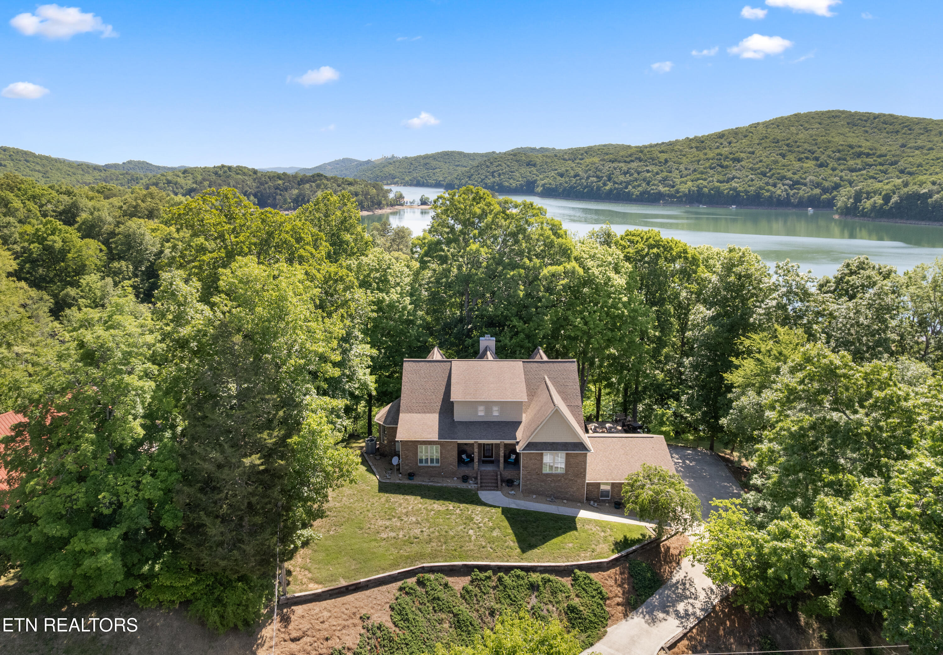 127 Ridgeland Lane Sharps Chapel TN 37866
