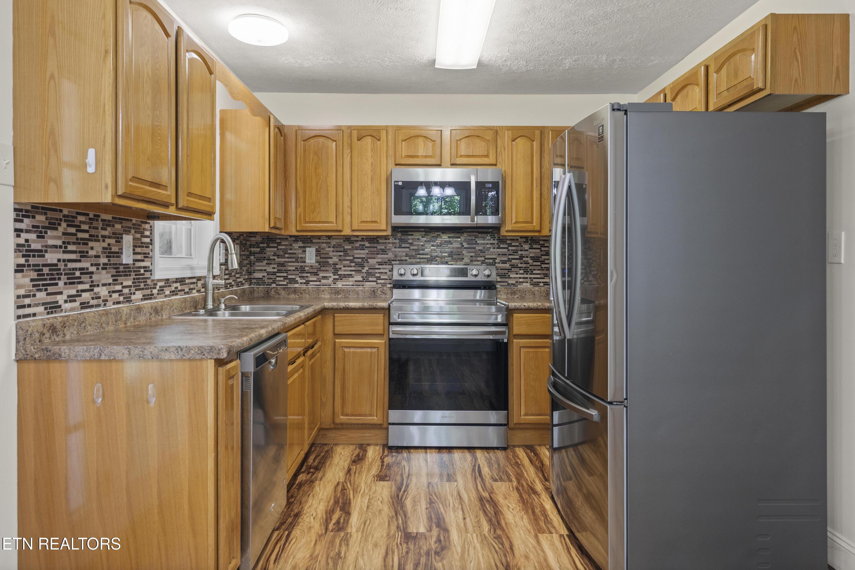 2317 Arch Rock Drive Sevierville TN 37876