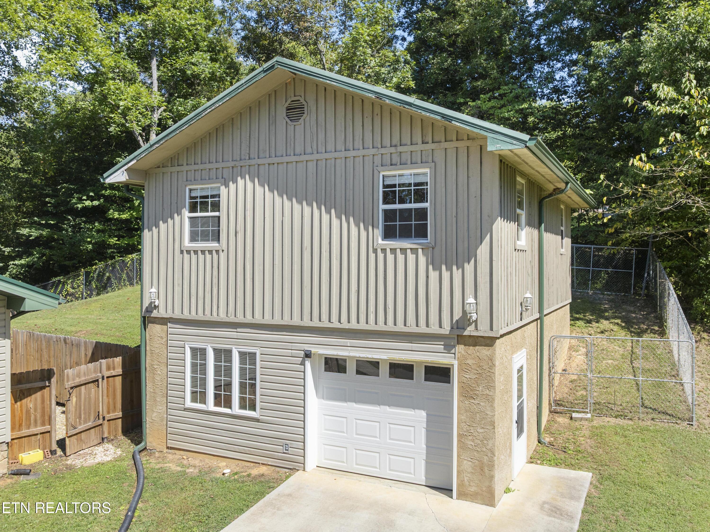 2317 Arch Rock Drive Sevierville TN 37876