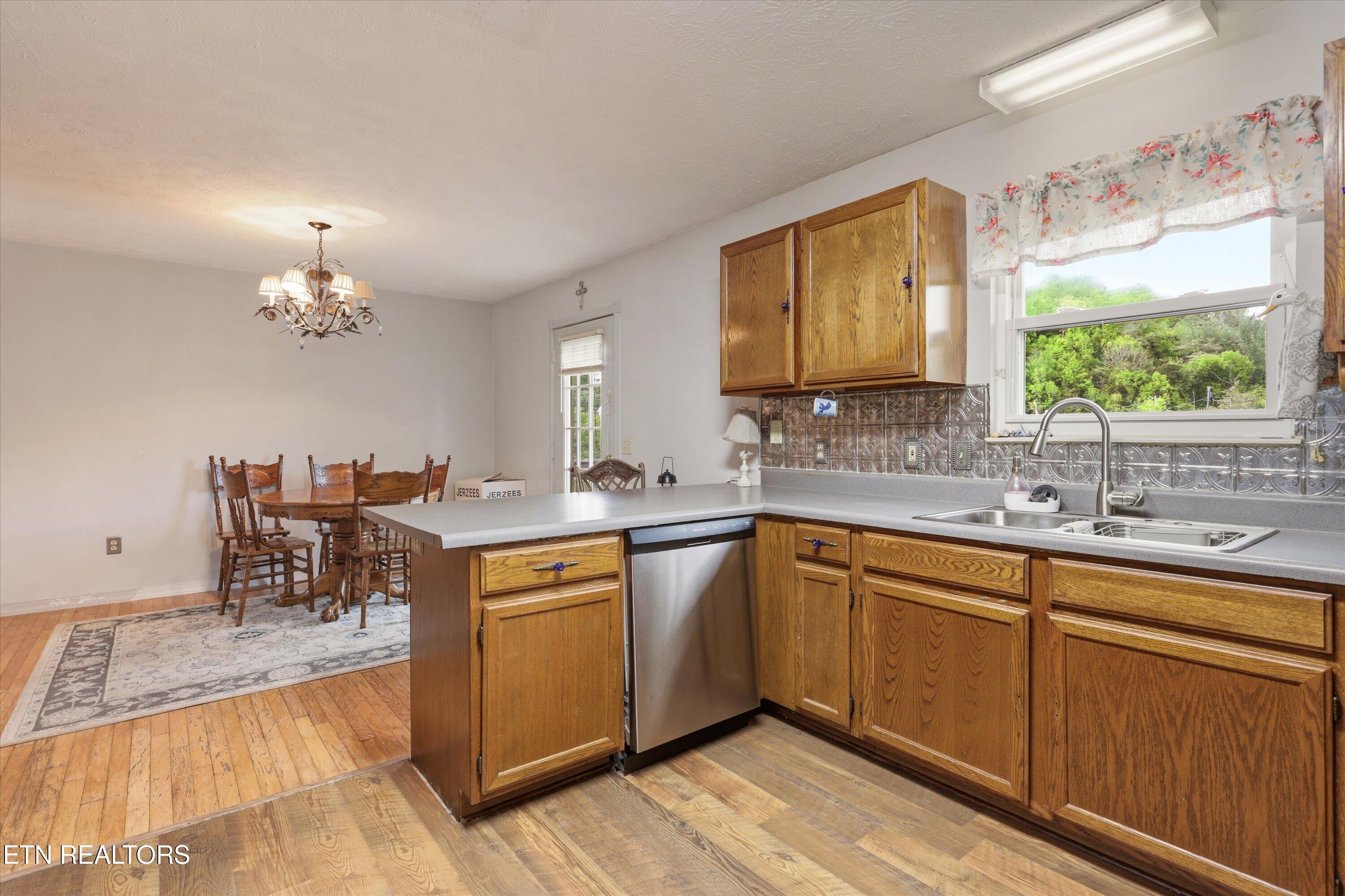 354 Apple Valley Road Sevierville TN 37862