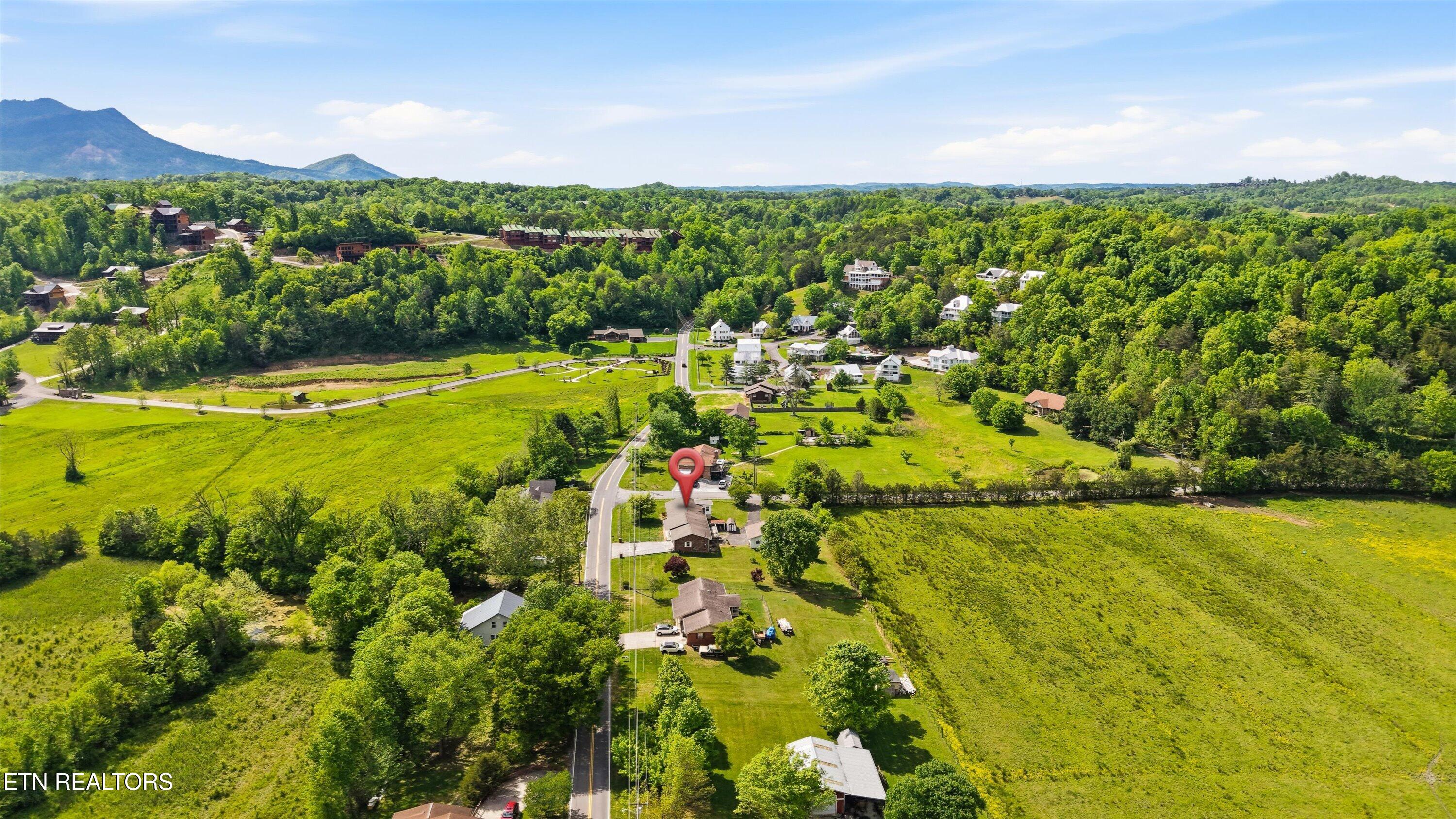 354 Apple Valley Road Sevierville TN 37862