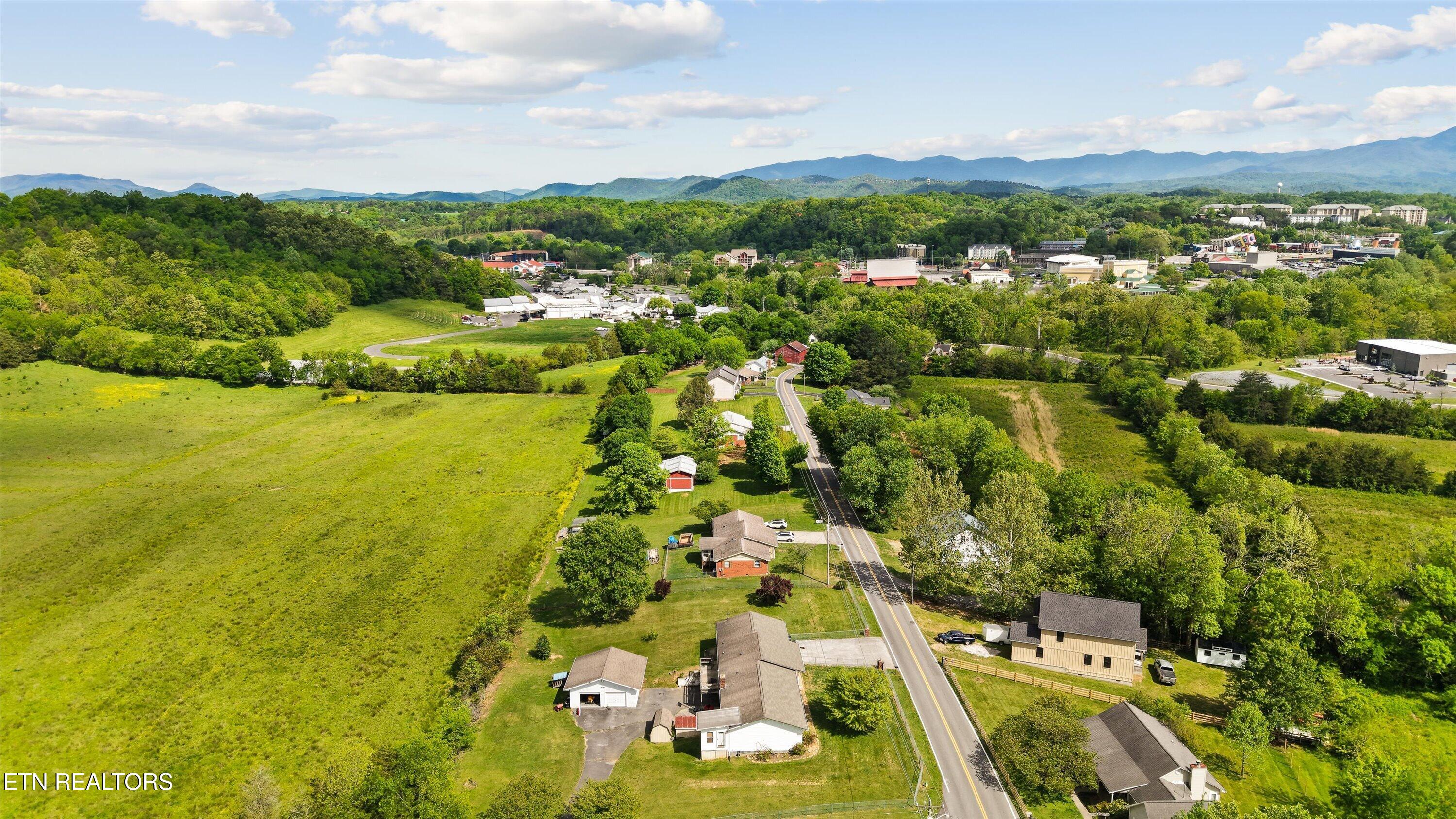 354 Apple Valley Road Sevierville TN 37862
