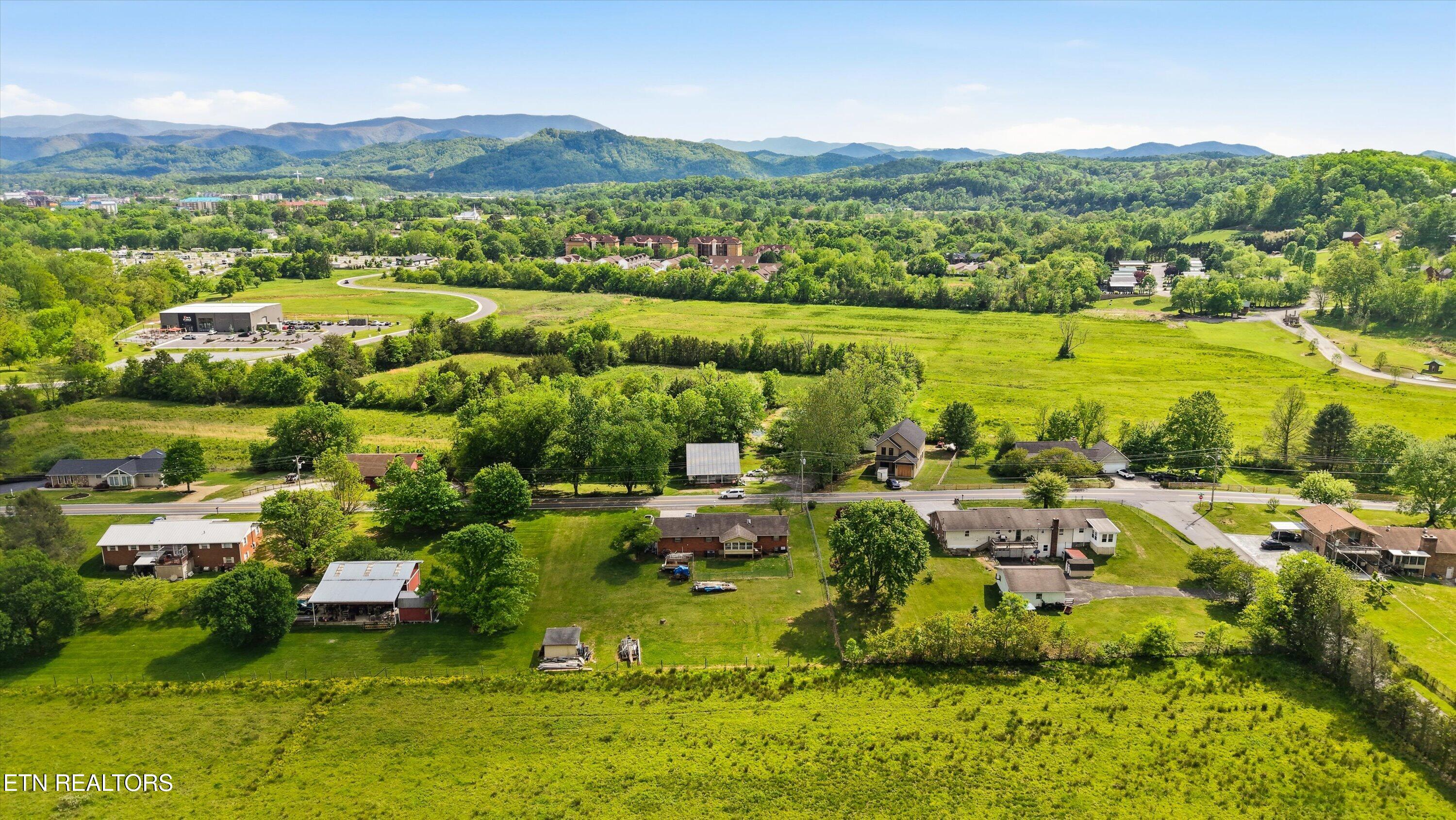 354 Apple Valley Road Sevierville TN 37862