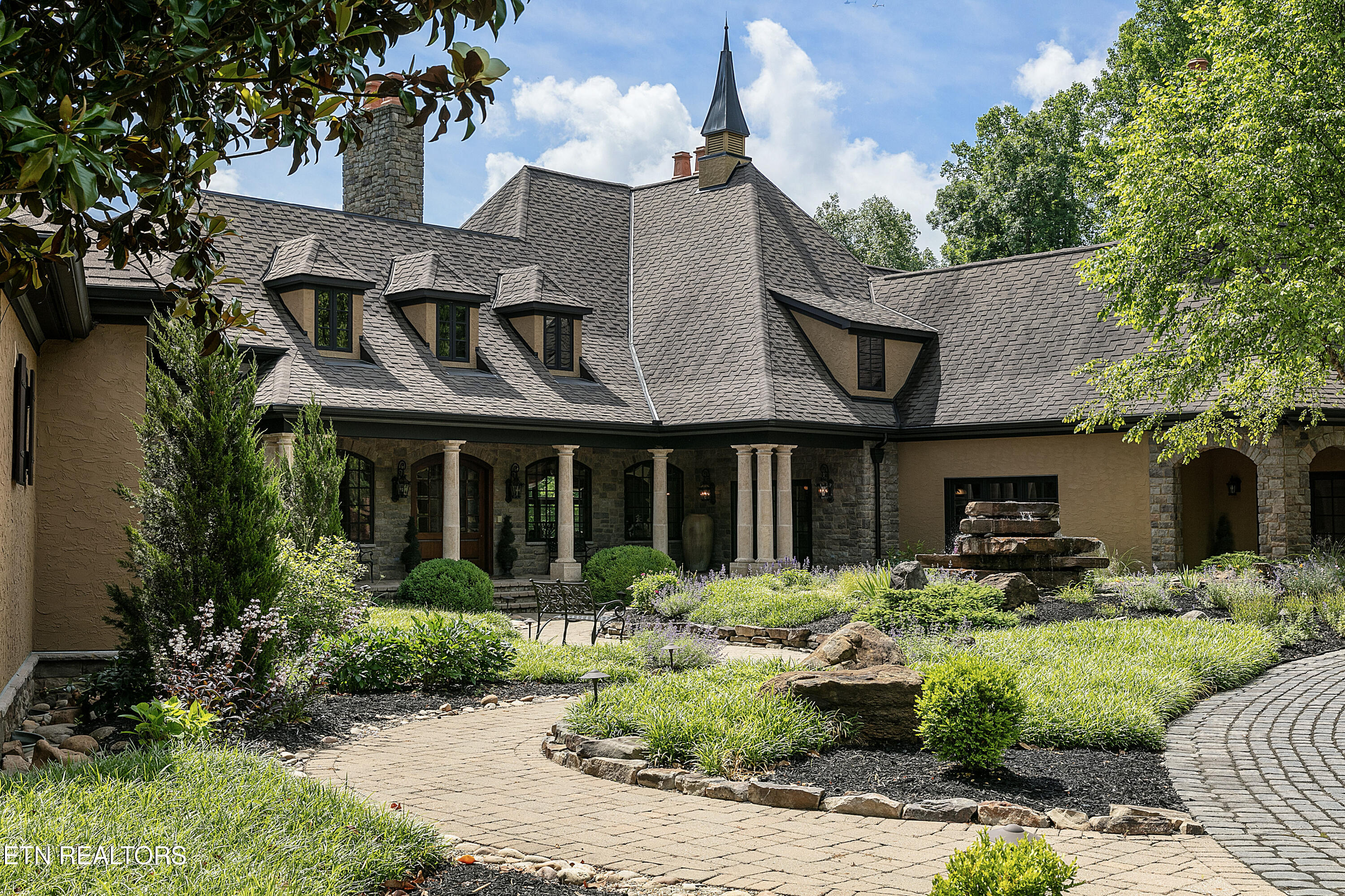 Sevierville TN 37876