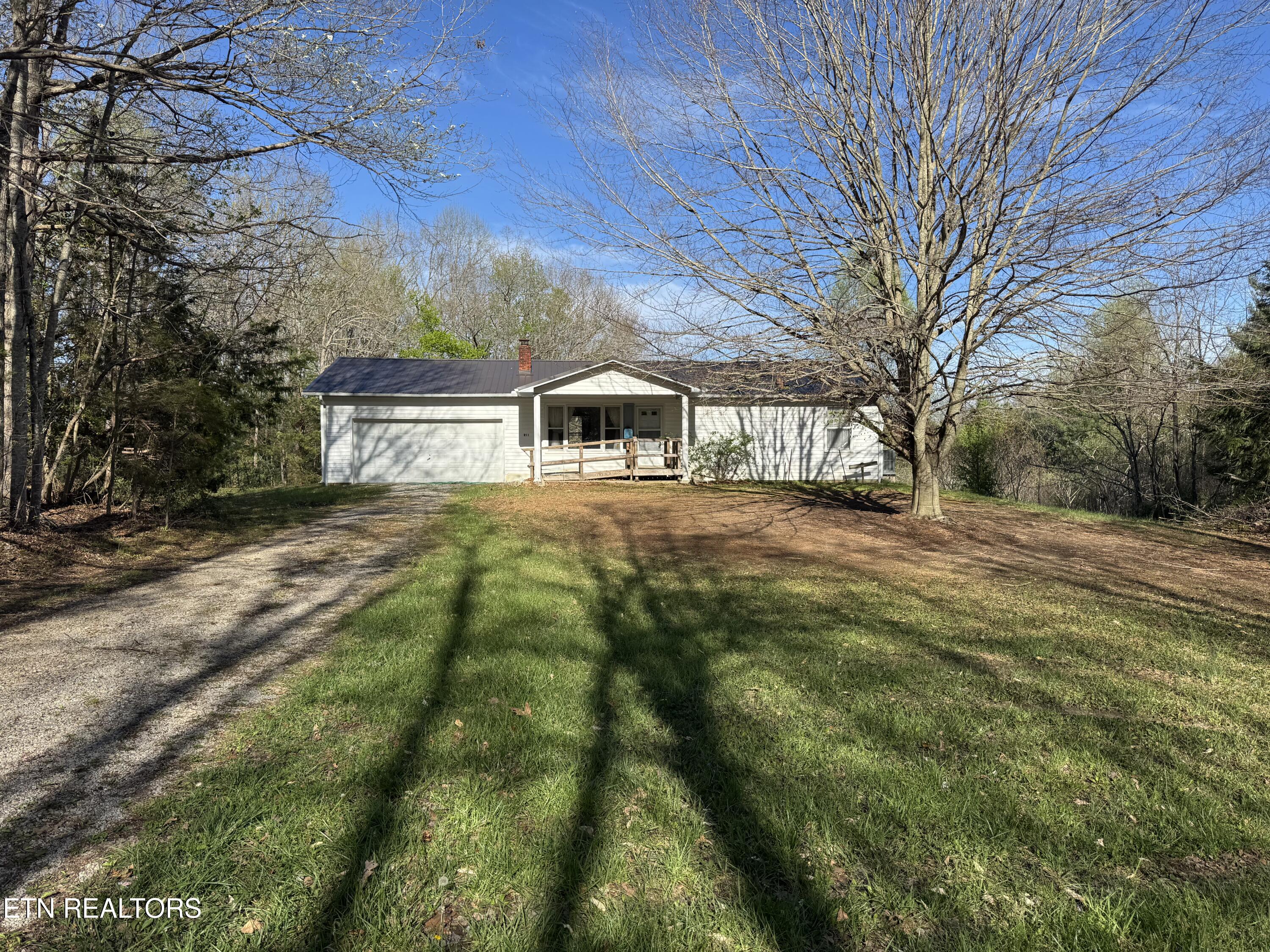 211 Black Oak Road Oneida TN 37841