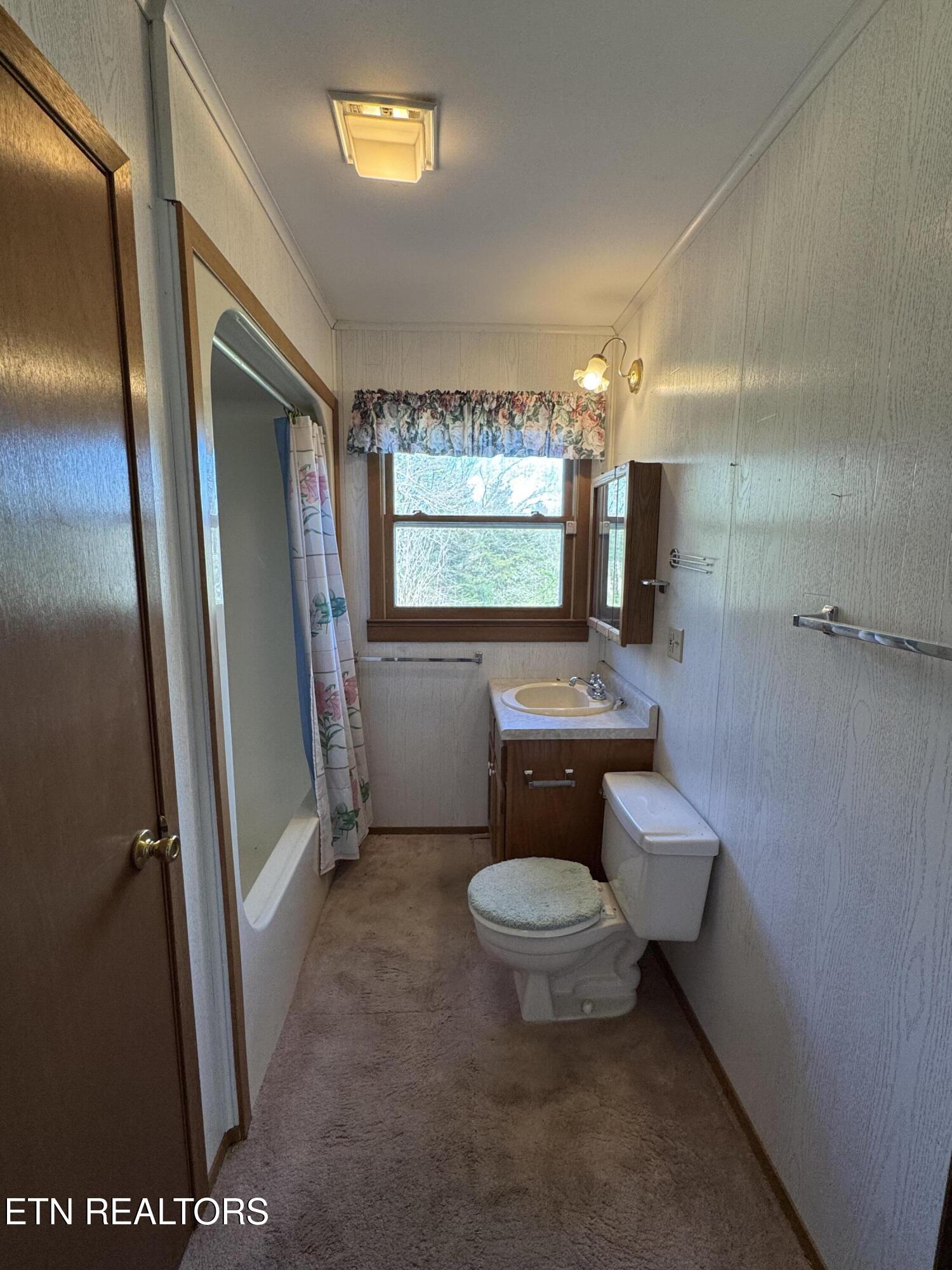 211 Black Oak Road Oneida TN 37841