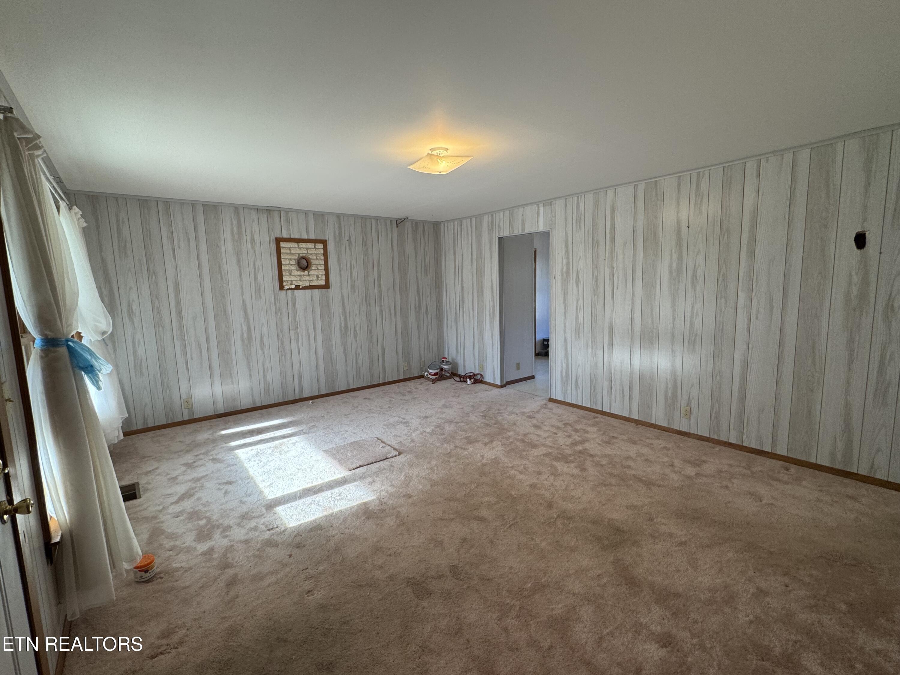 211 Black Oak Road Oneida TN 37841