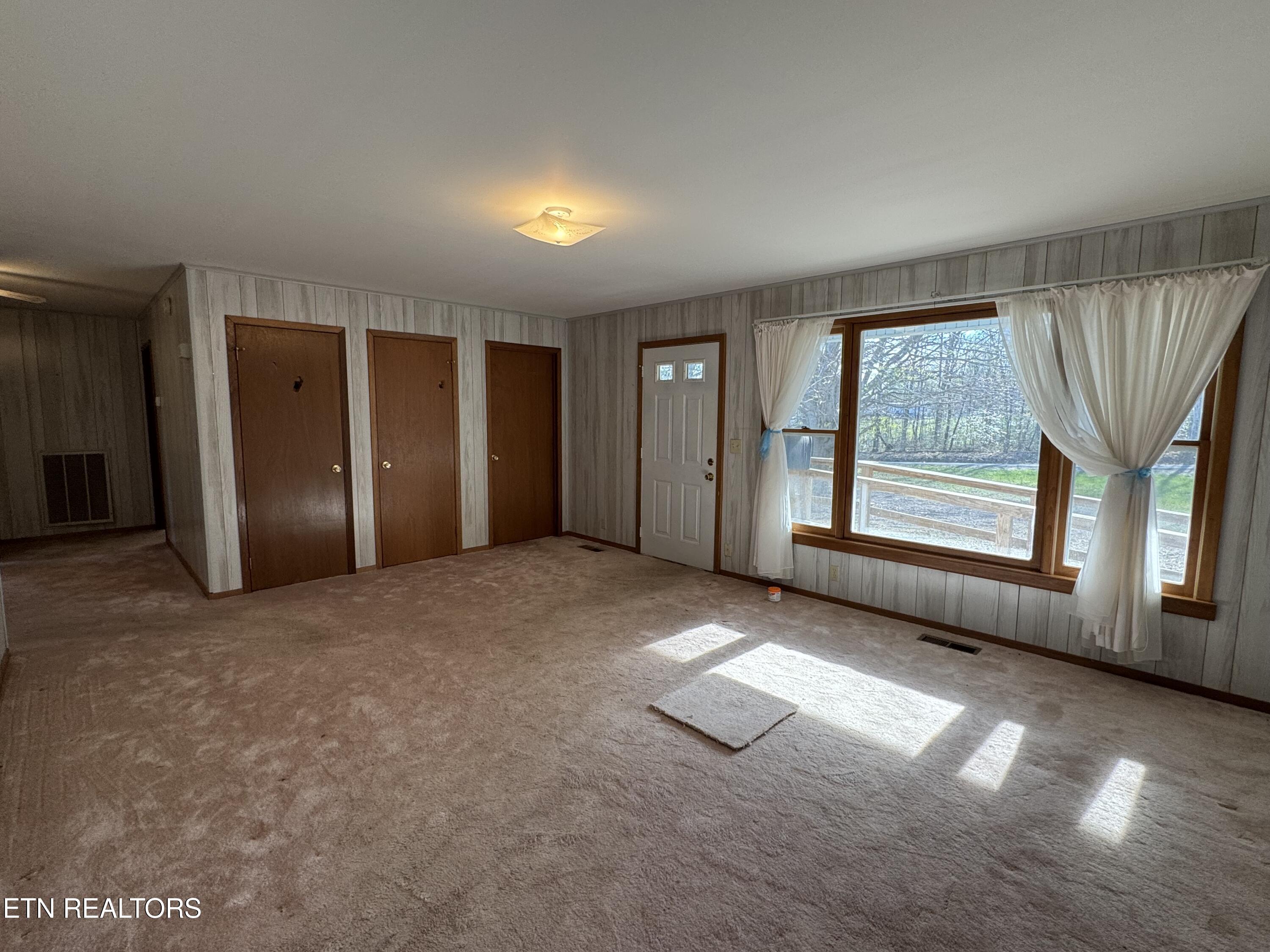 211 Black Oak Road Oneida TN 37841