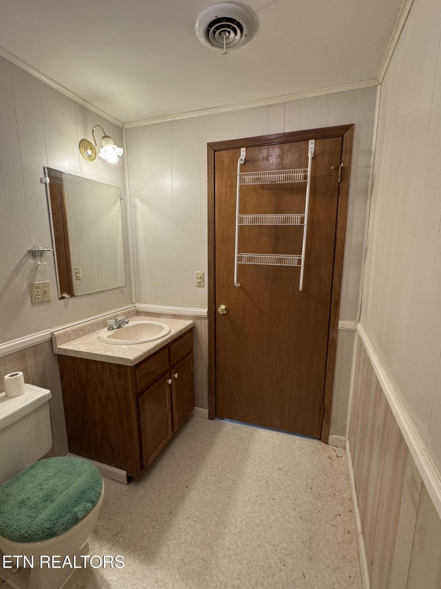 211 Black Oak Road Oneida TN 37841