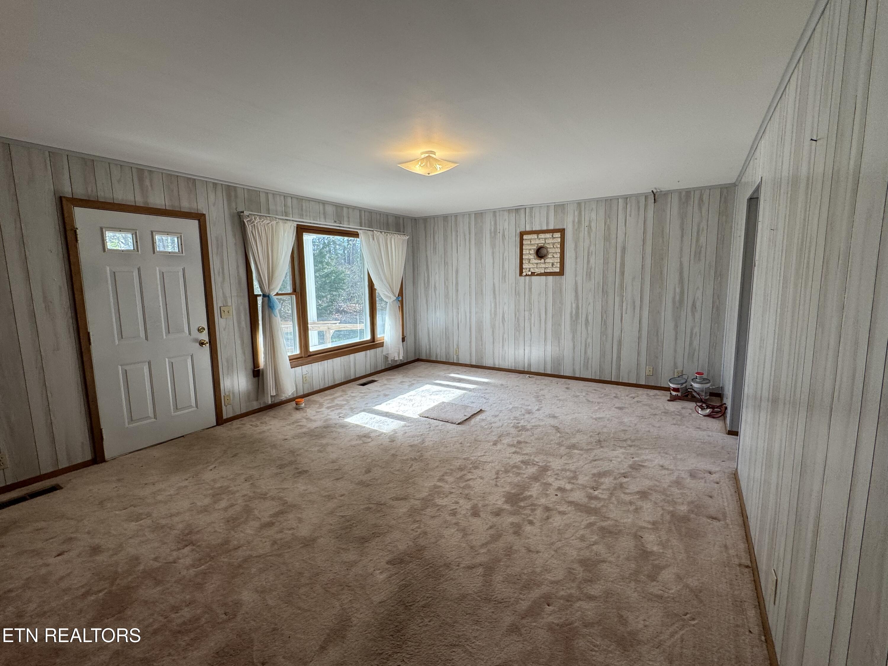 211 Black Oak Road Oneida TN 37841