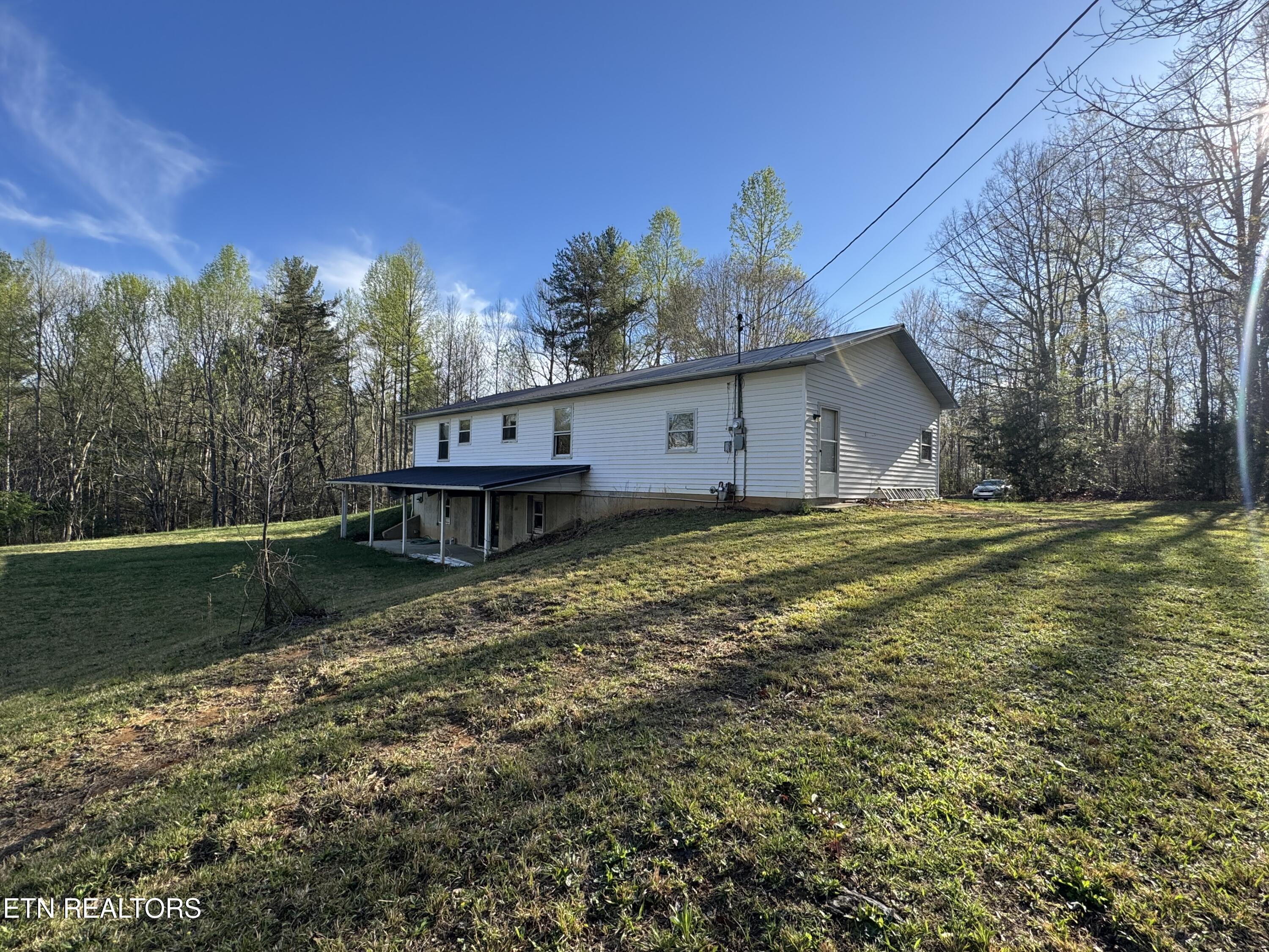 211 Black Oak Road Oneida TN 37841