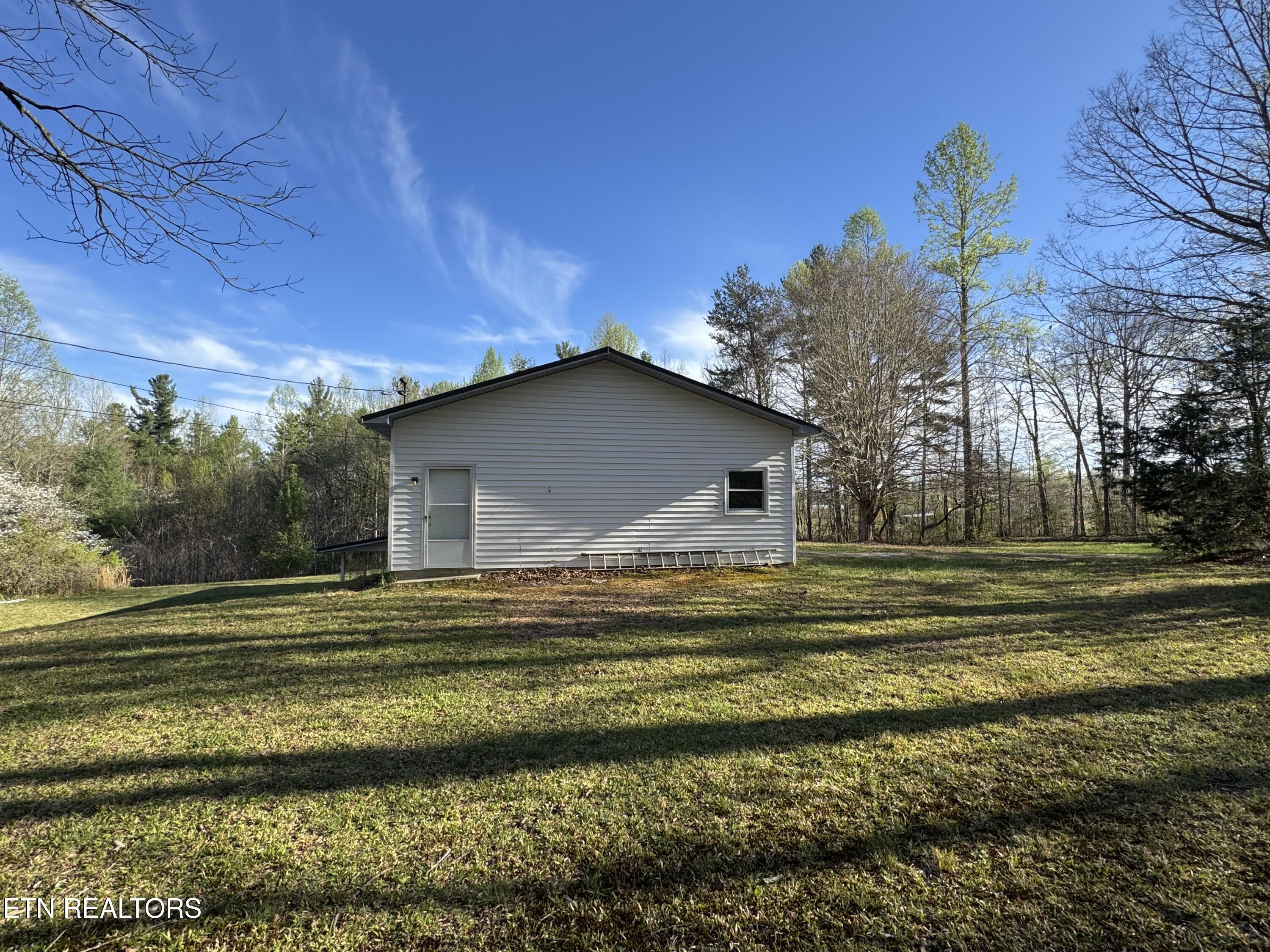 211 Black Oak Road Oneida TN 37841