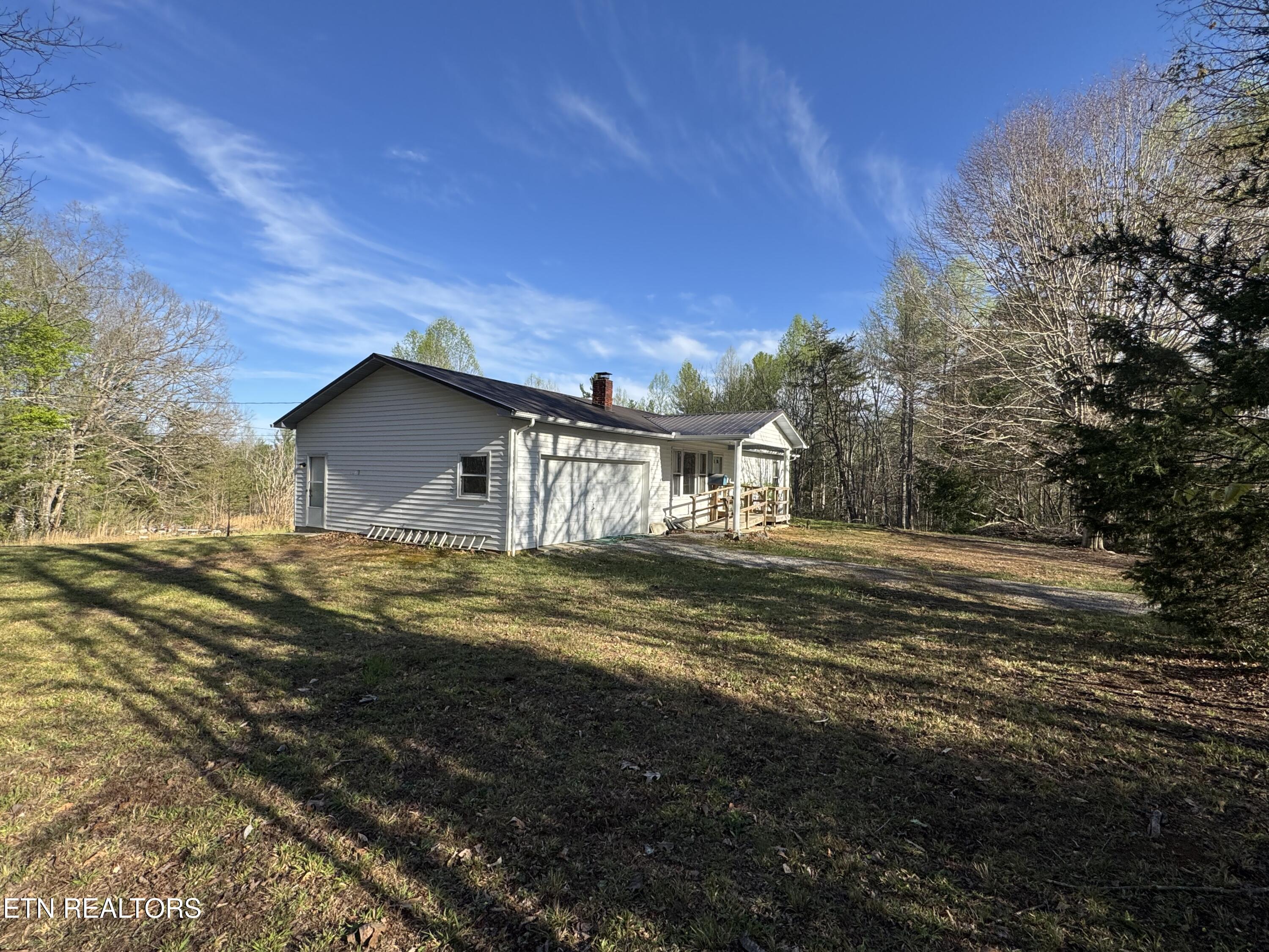 211 Black Oak Road Oneida TN 37841